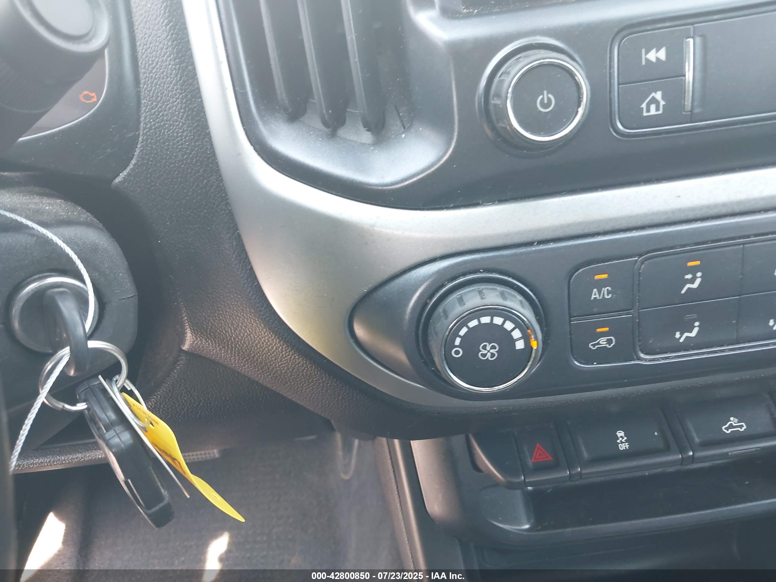 CHEVROLET COLORADO image 11