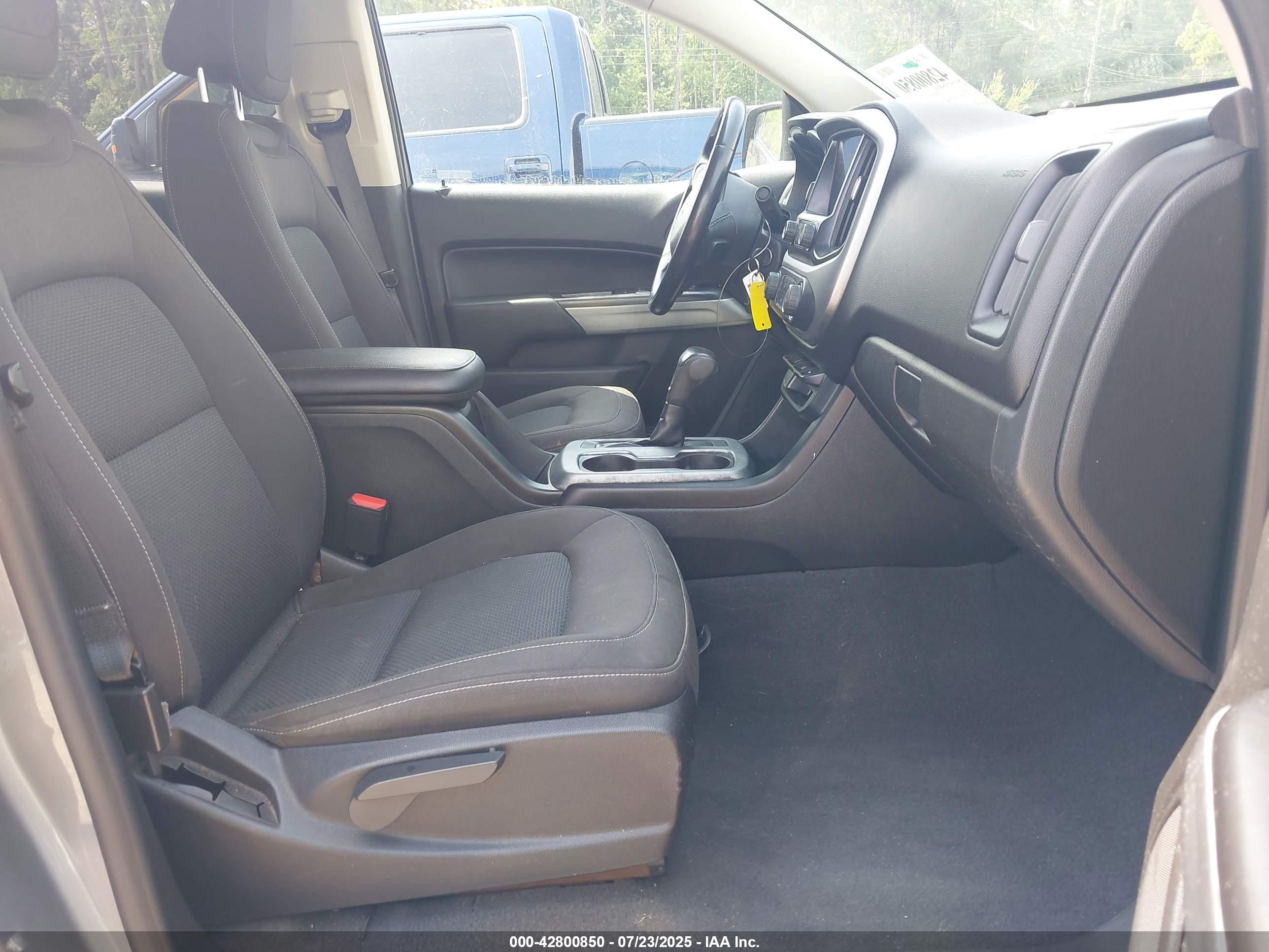 CHEVROLET COLORADO image 5