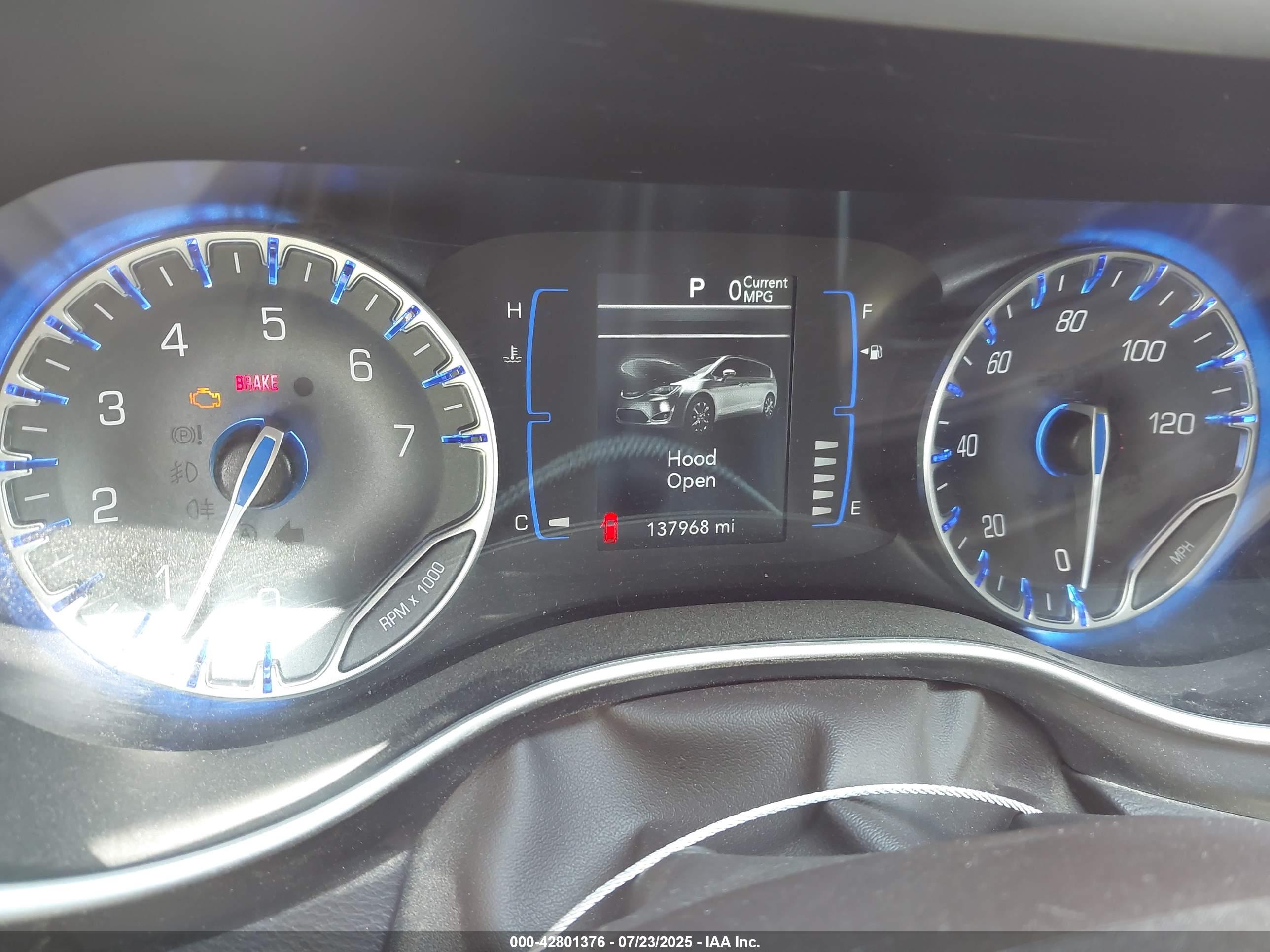 CHRYSLER PACIFICA image 7