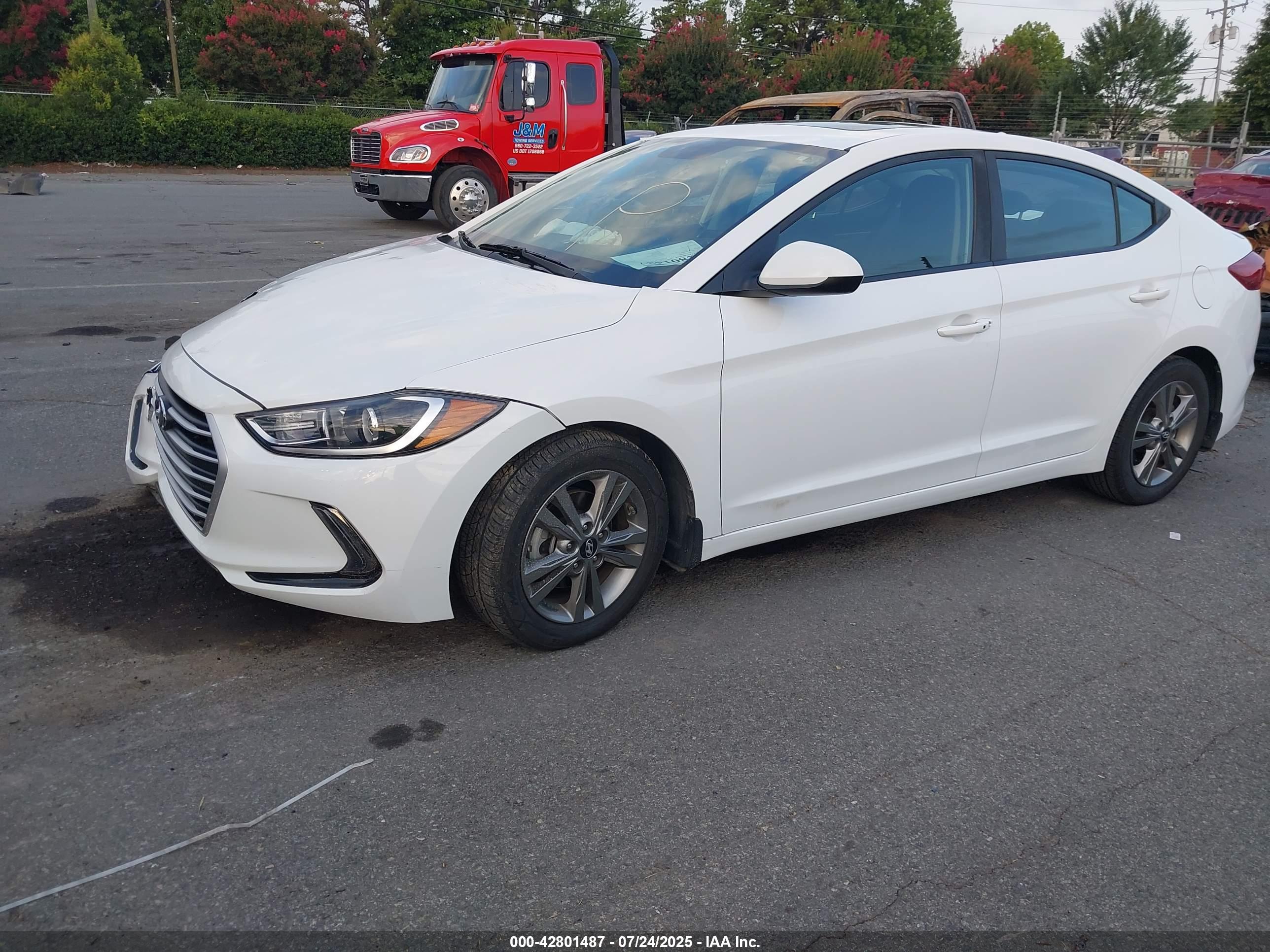 HYUNDAI ELANTRA image 2