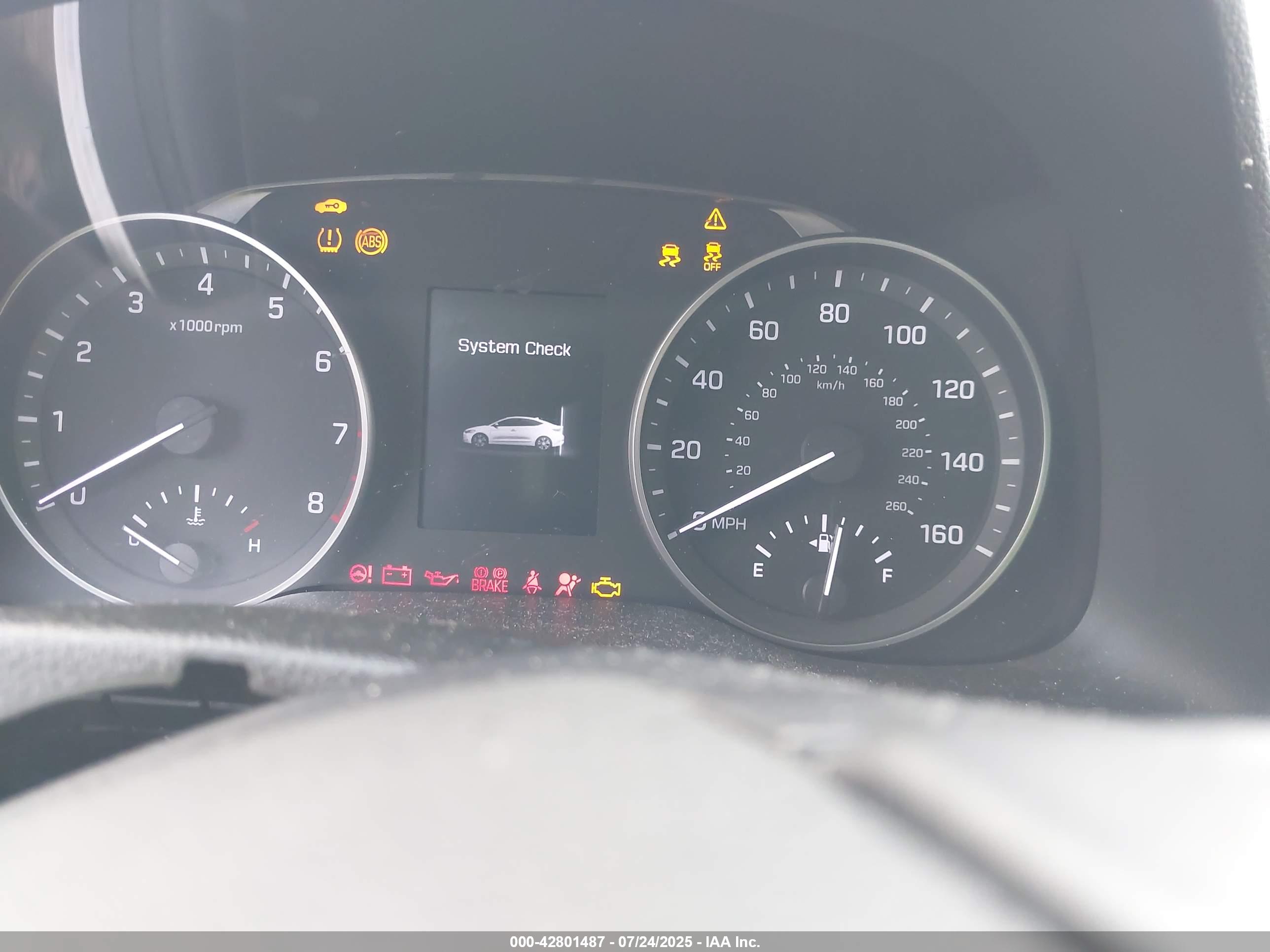HYUNDAI ELANTRA image 7