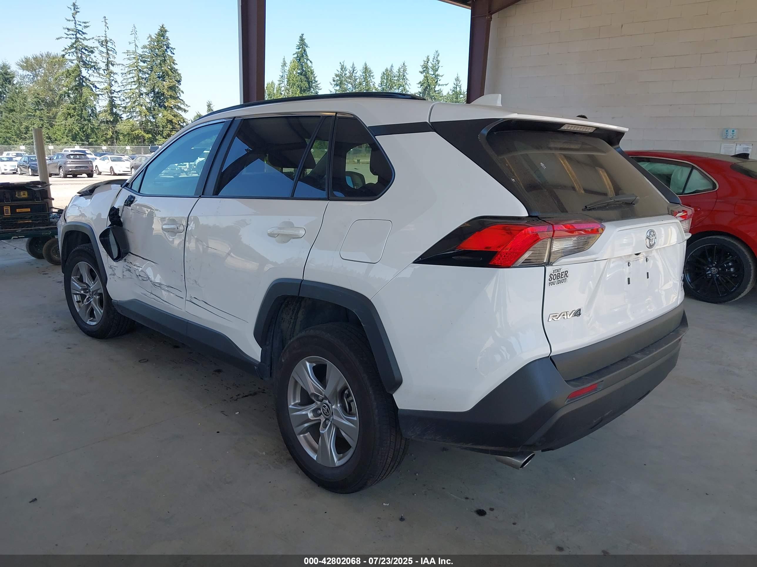 TOYOTA RAV4 image 3