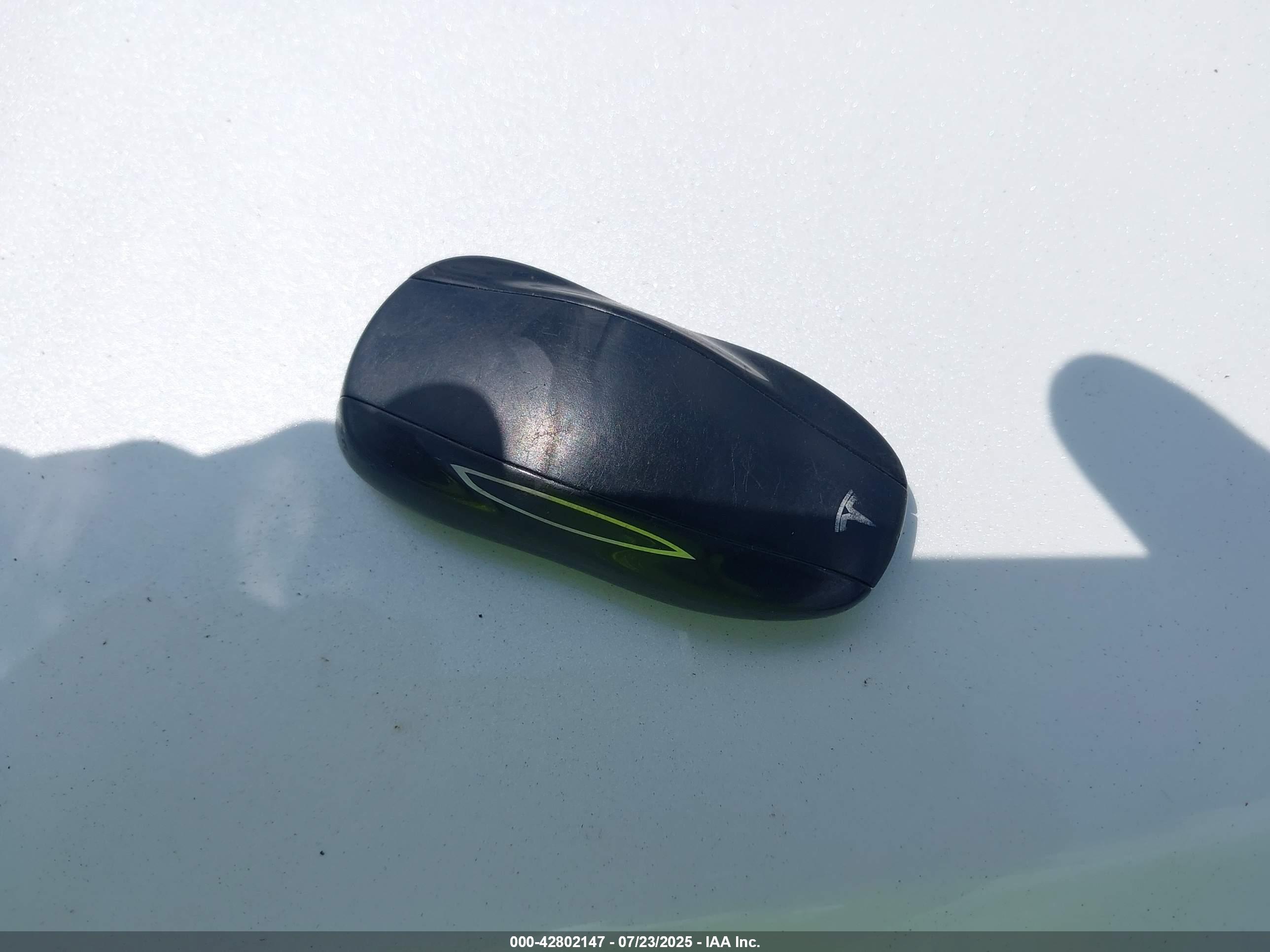 TESLA MODEL image 11