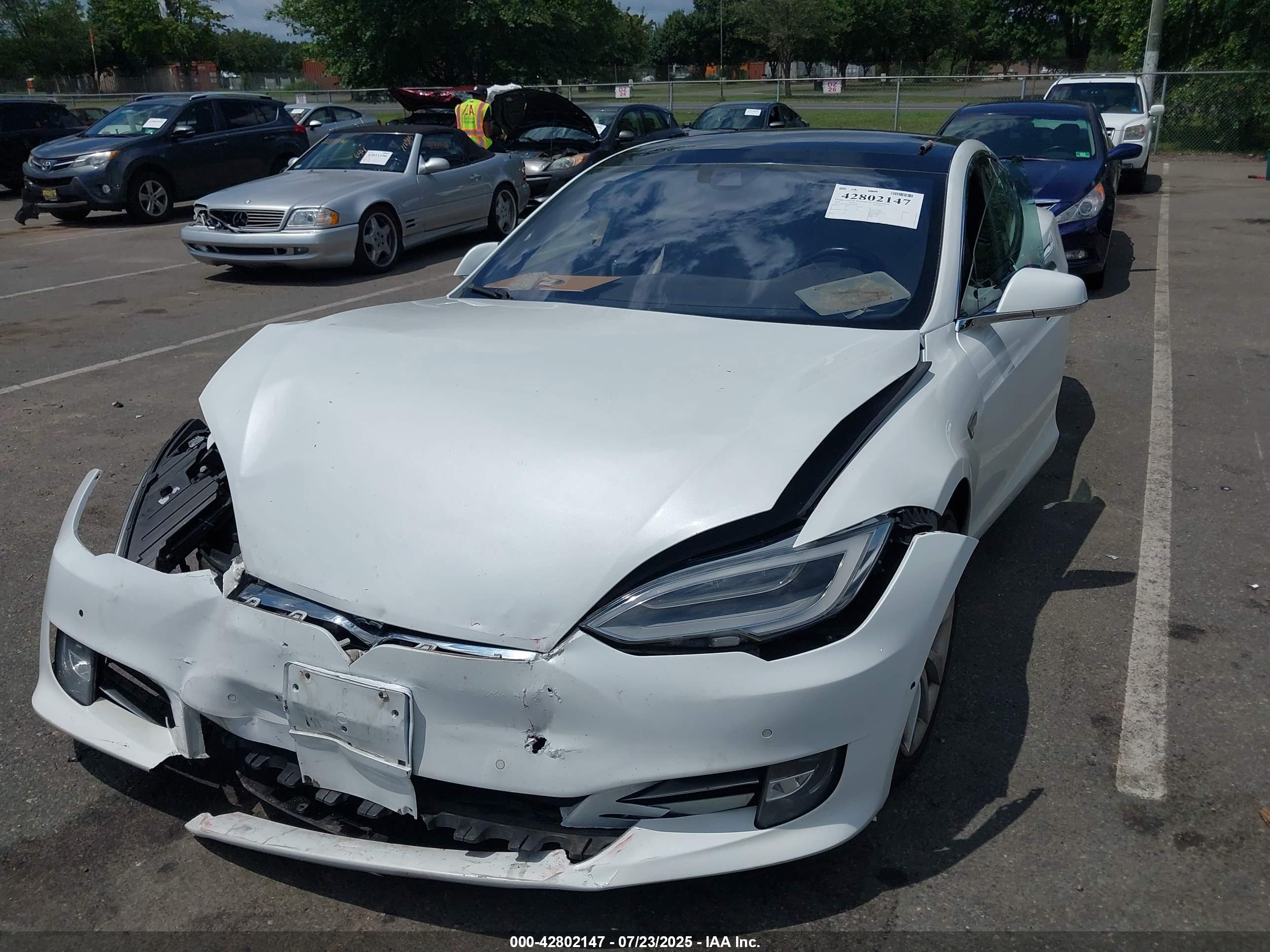 TESLA MODEL image 2