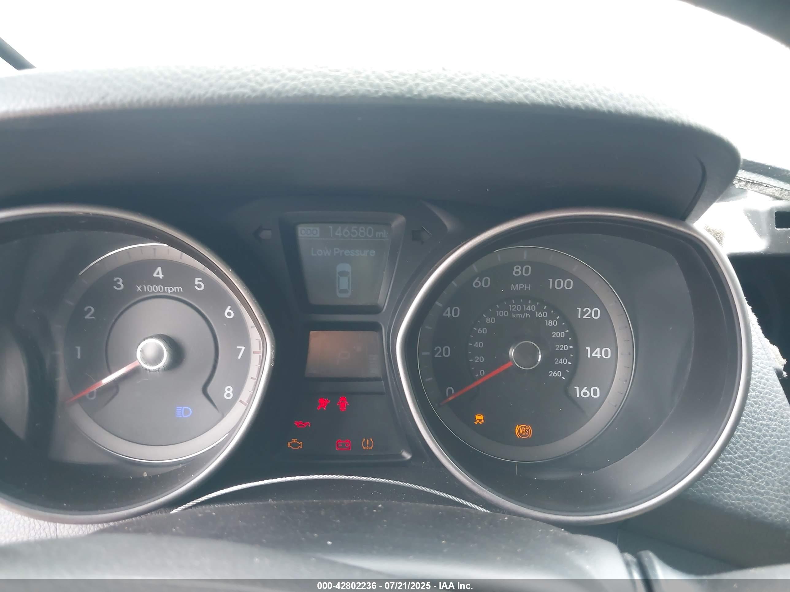 HYUNDAI ELANTRA image 7