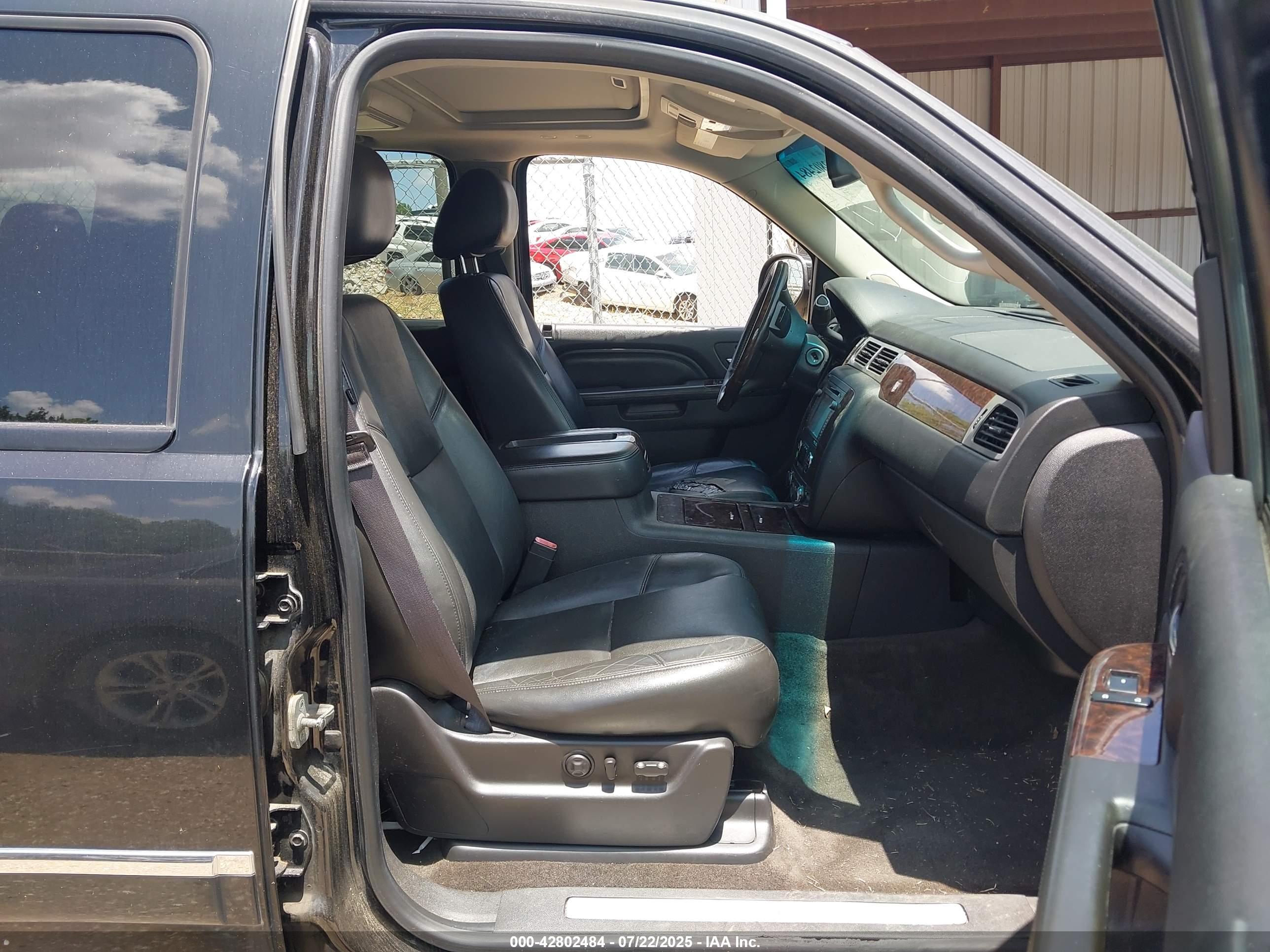 GMC YUKON image 5