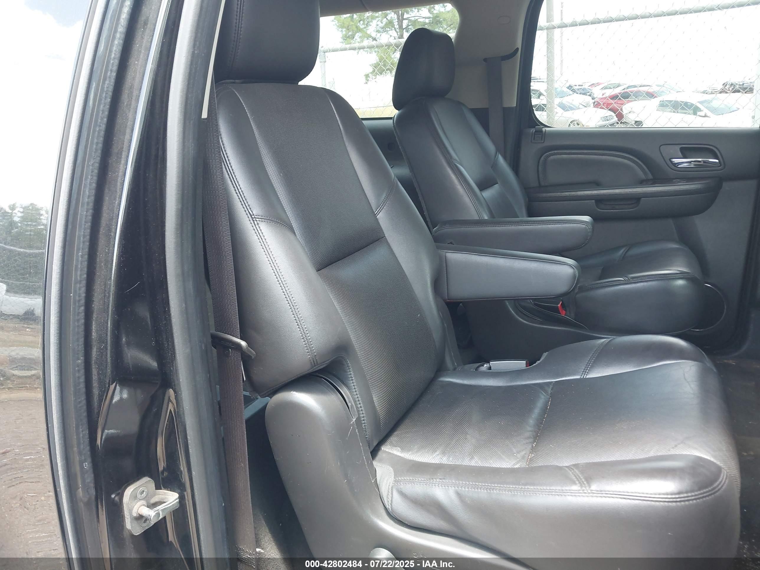 GMC YUKON image 8