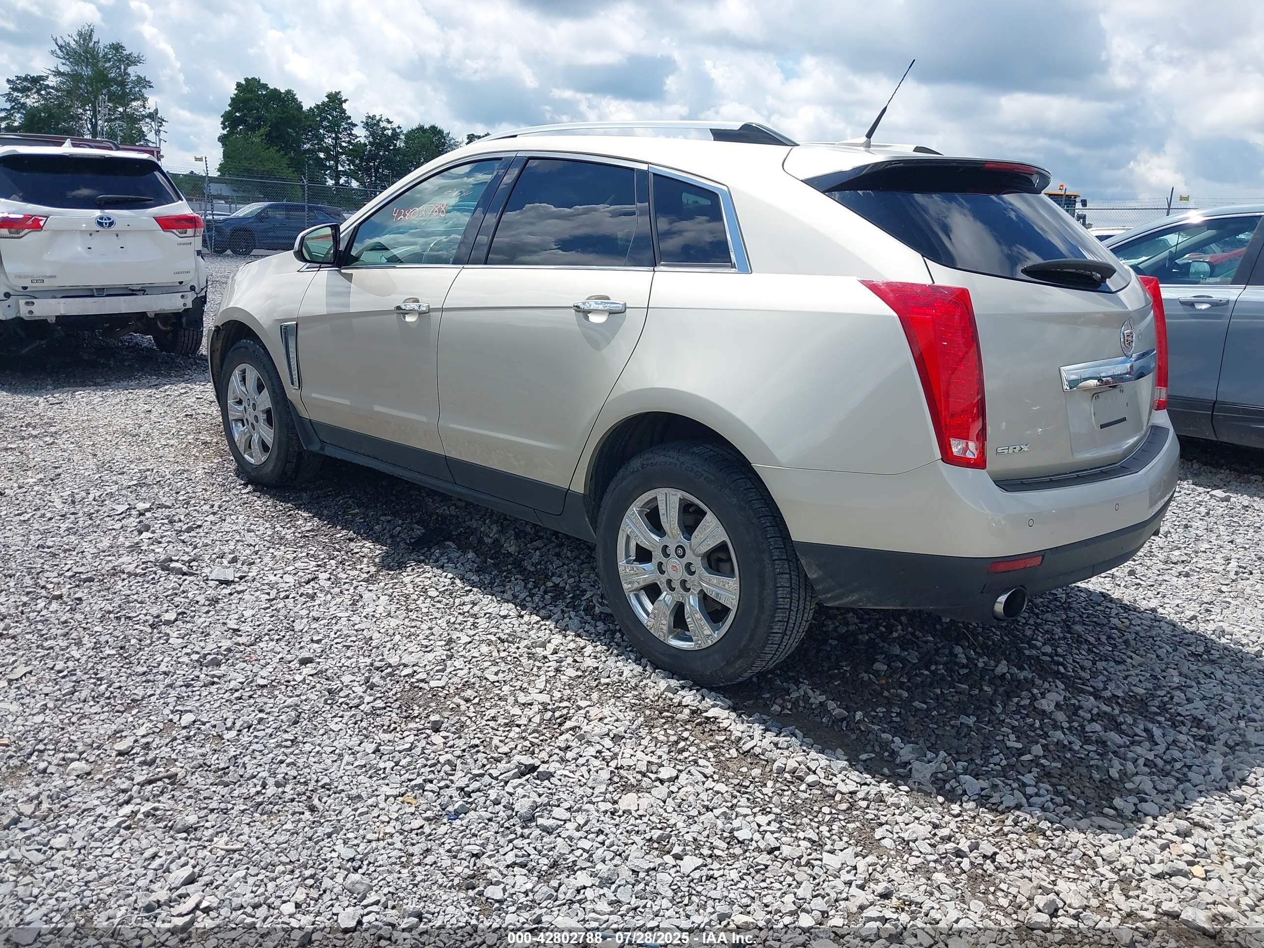 CADILLAC SRX image 3