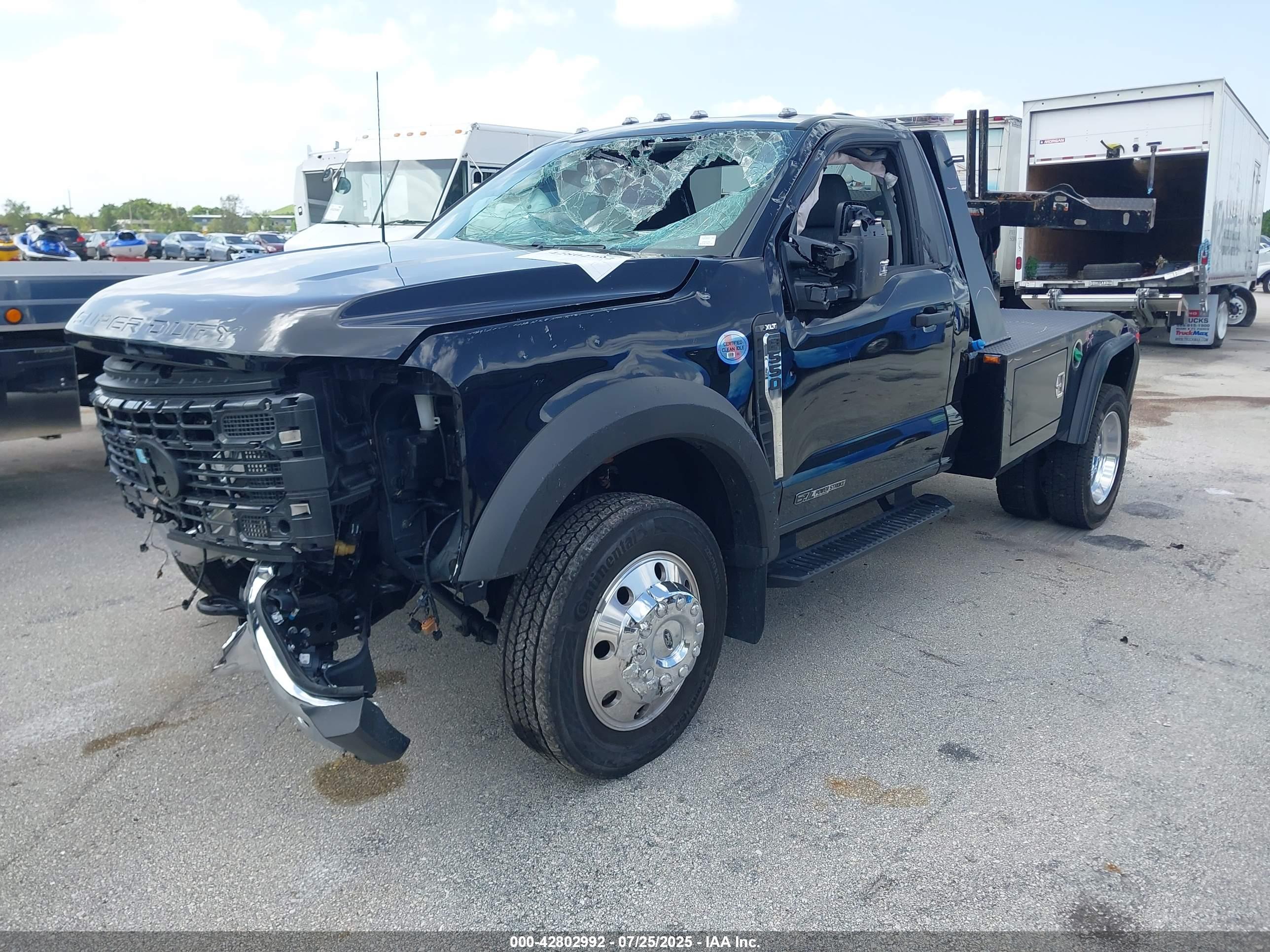 FORD F-550 image 2
