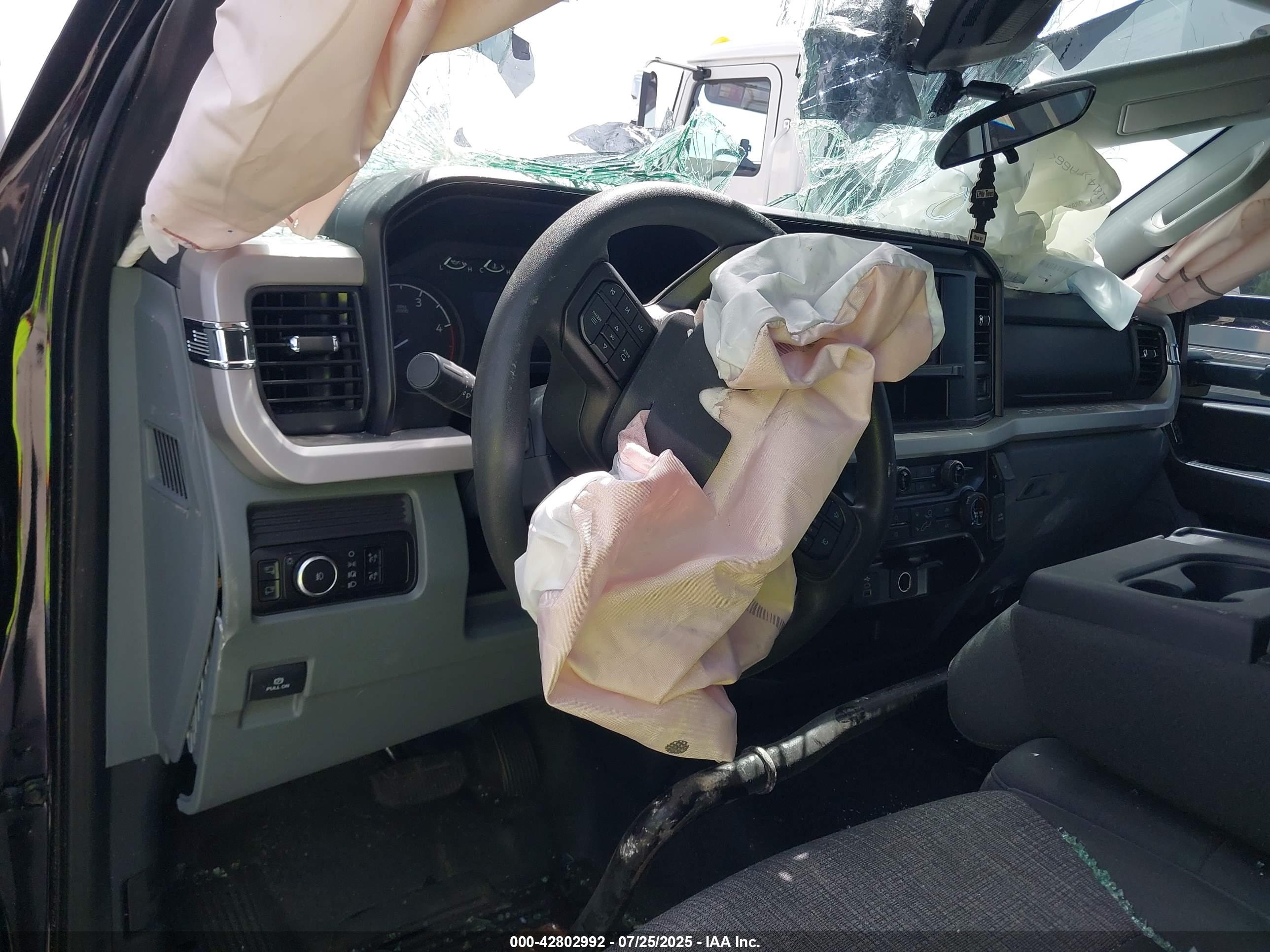 FORD F-550 image 7