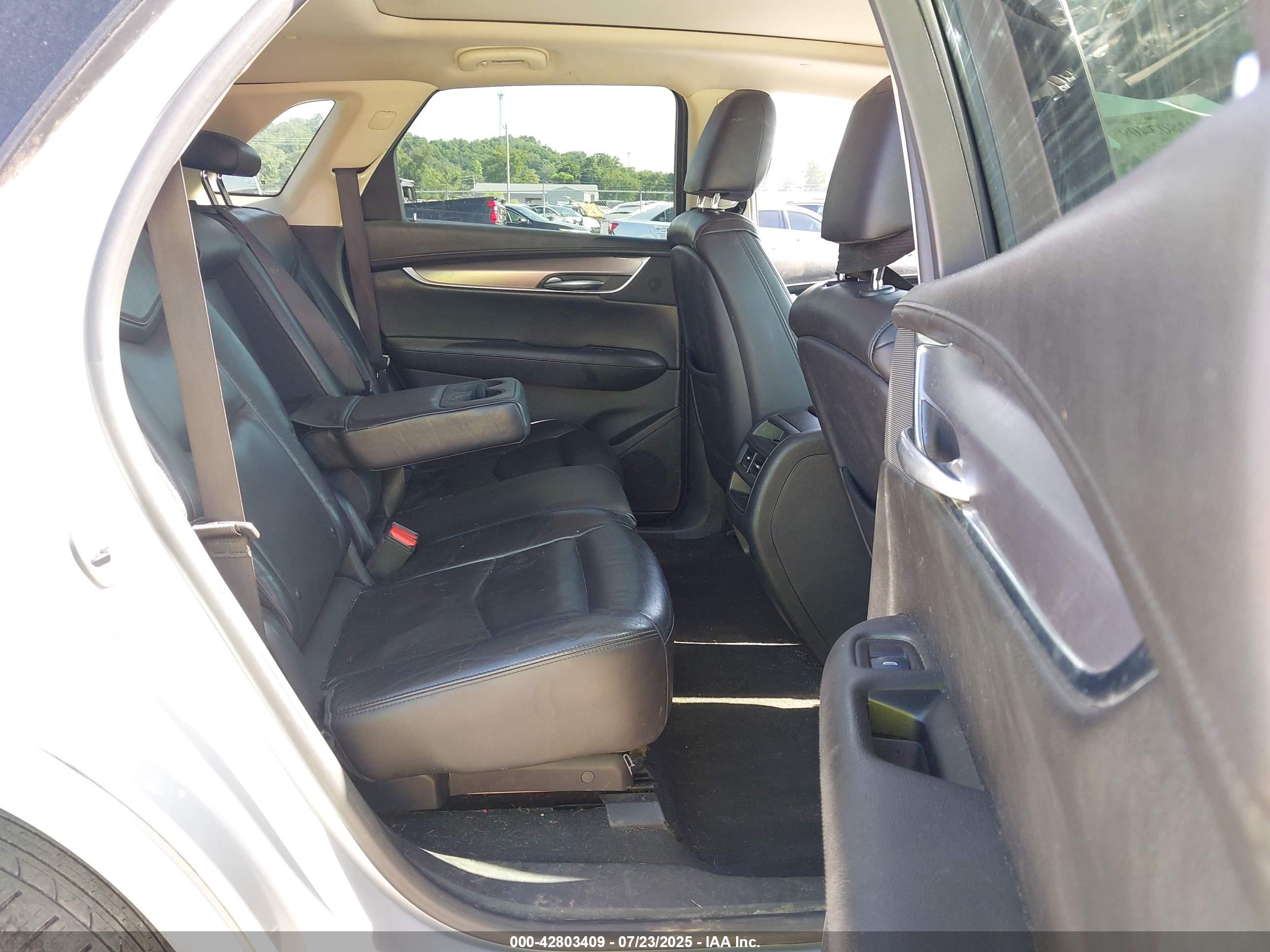 CADILLAC XT5 image 8