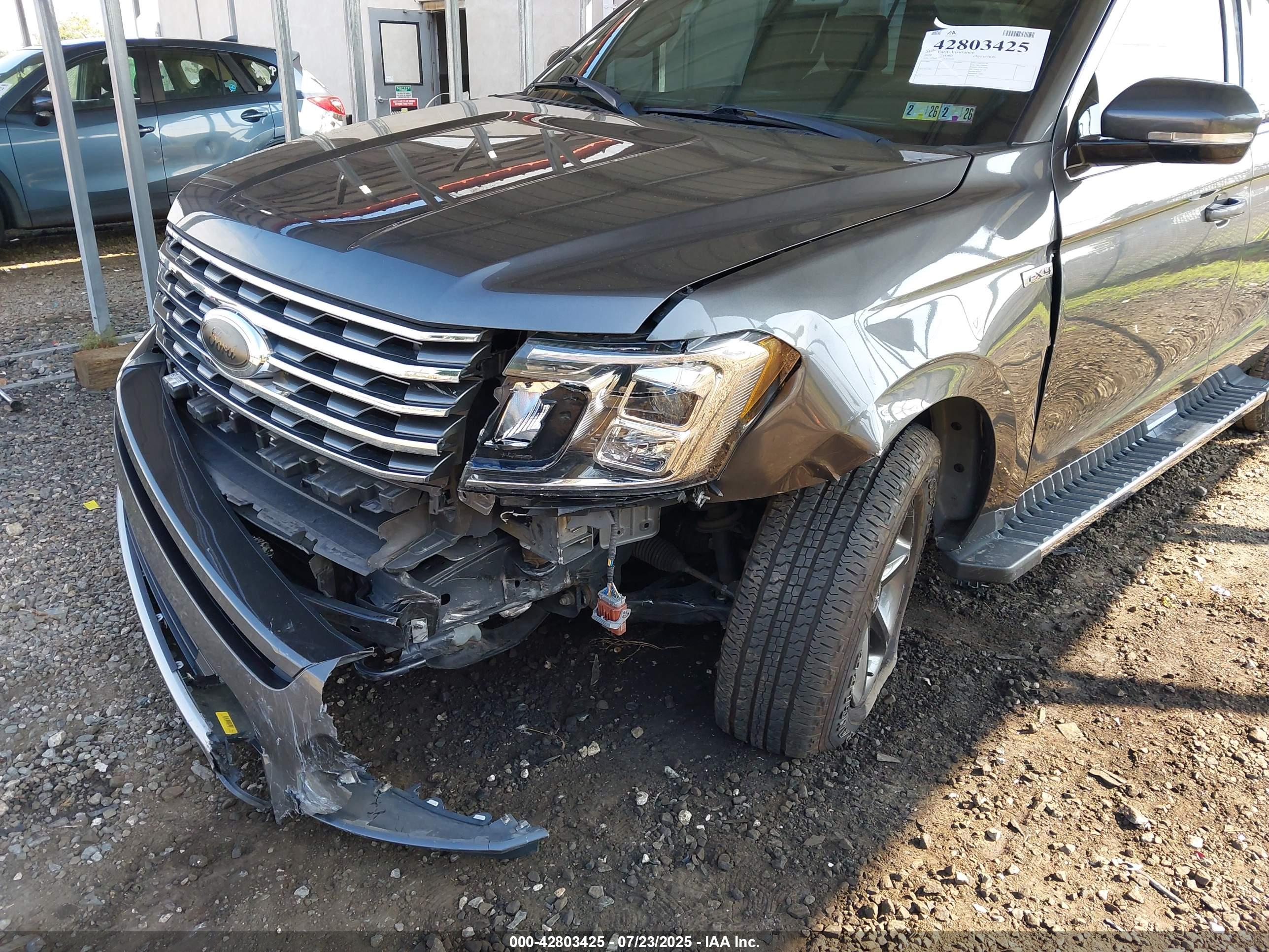 FORD EXPEDITION image 6