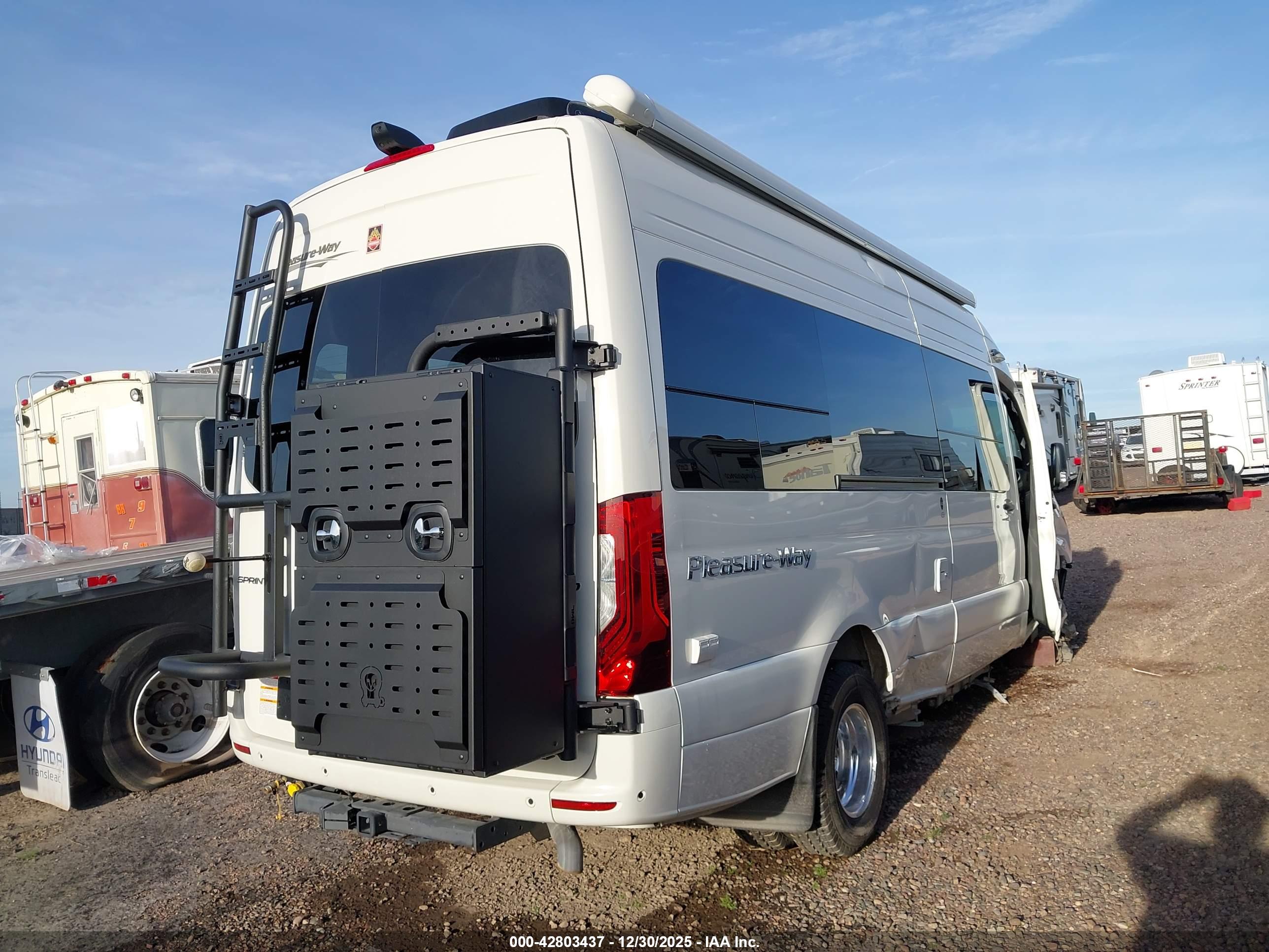 MERCEDES-BENZ SPRINTER image 4