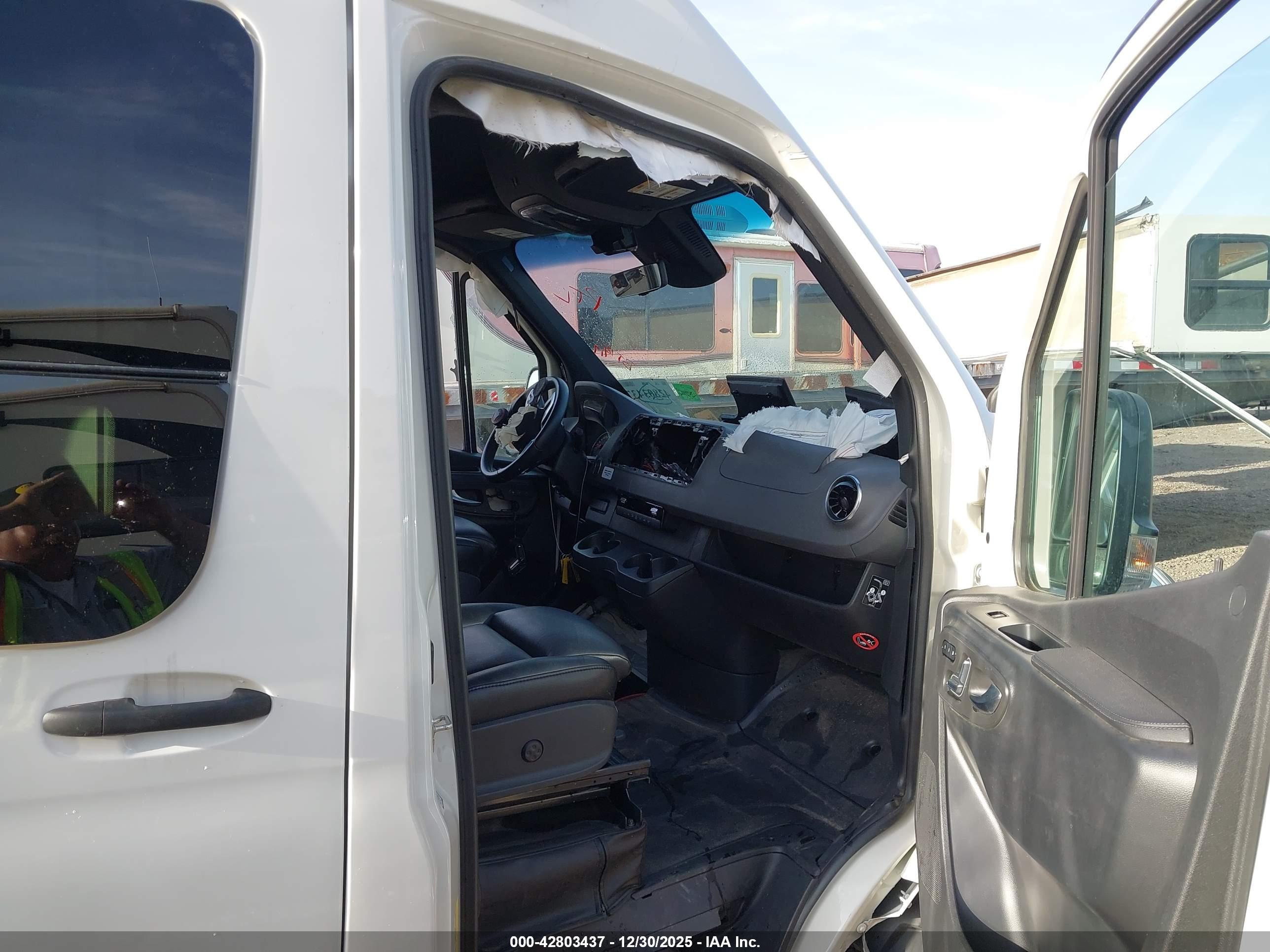 MERCEDES-BENZ SPRINTER image 5