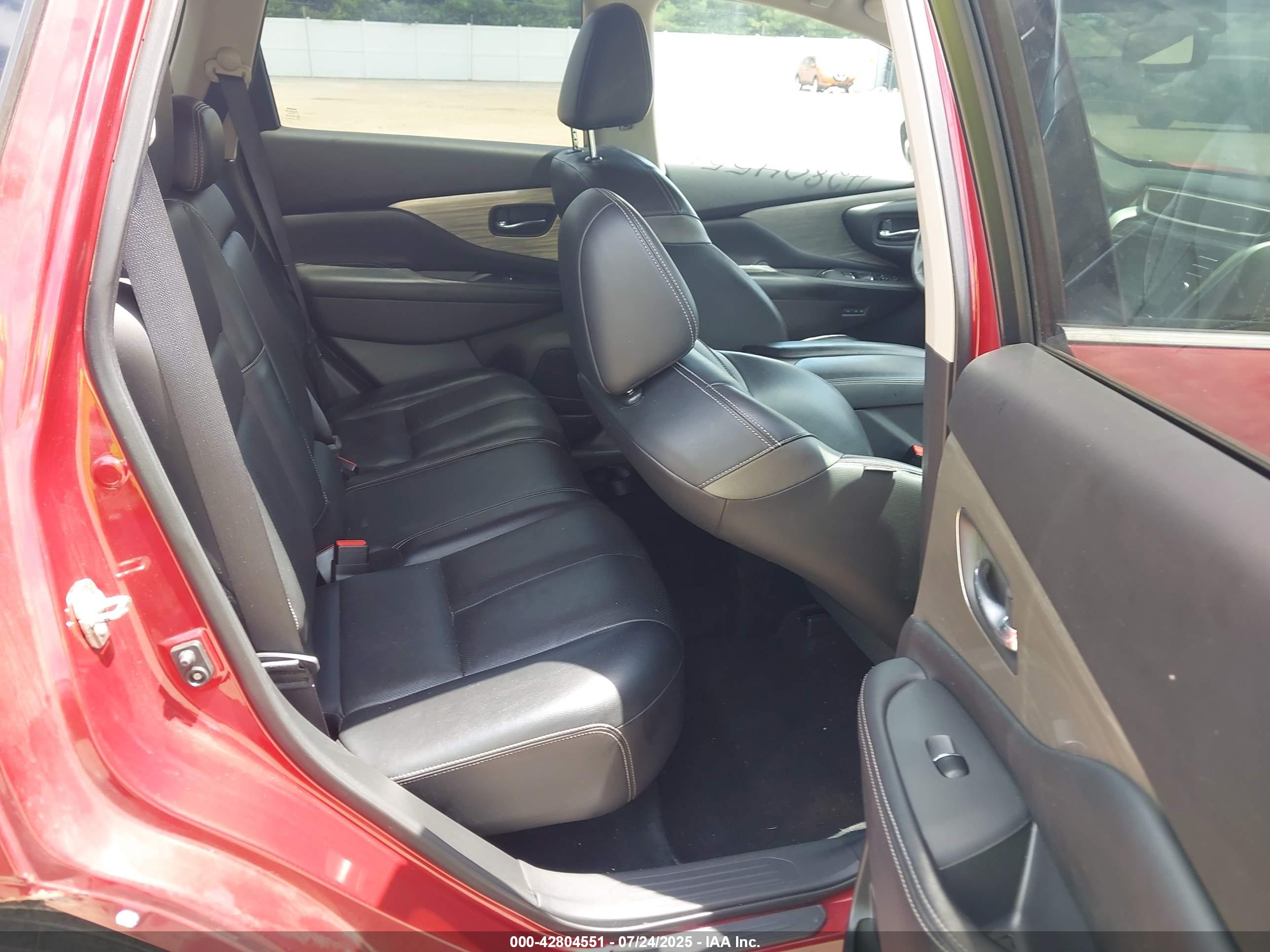 NISSAN MURANO image 8