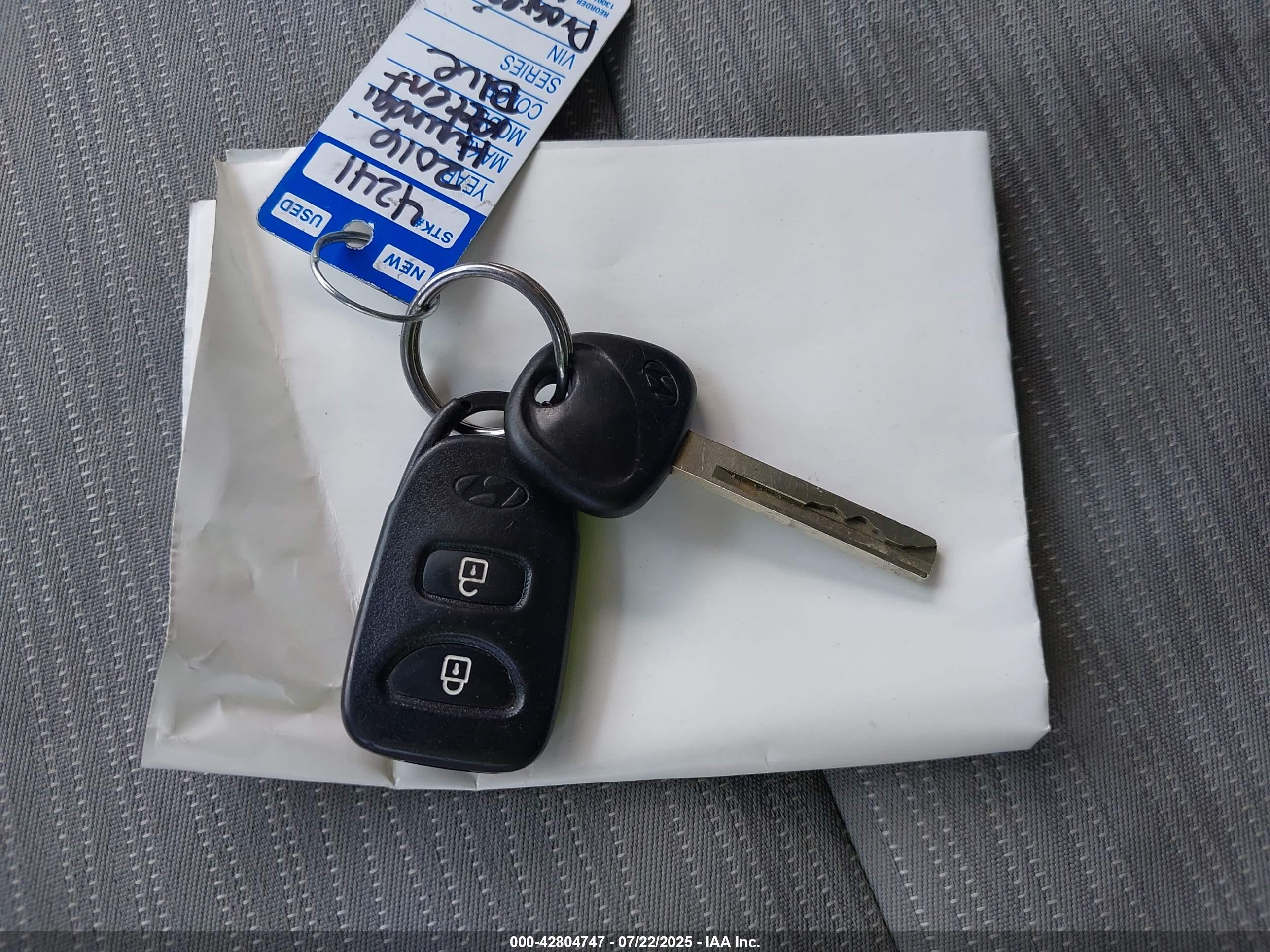 HYUNDAI ACCENT image 11