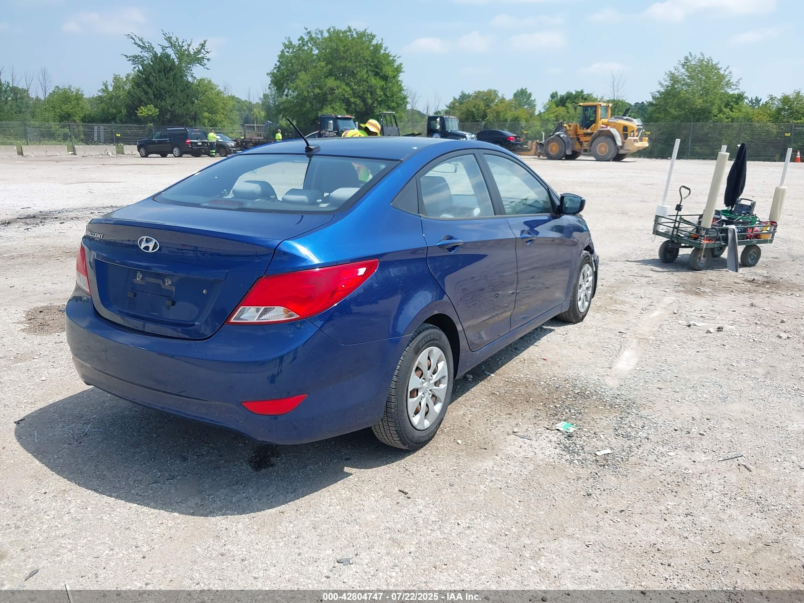 HYUNDAI ACCENT image 4