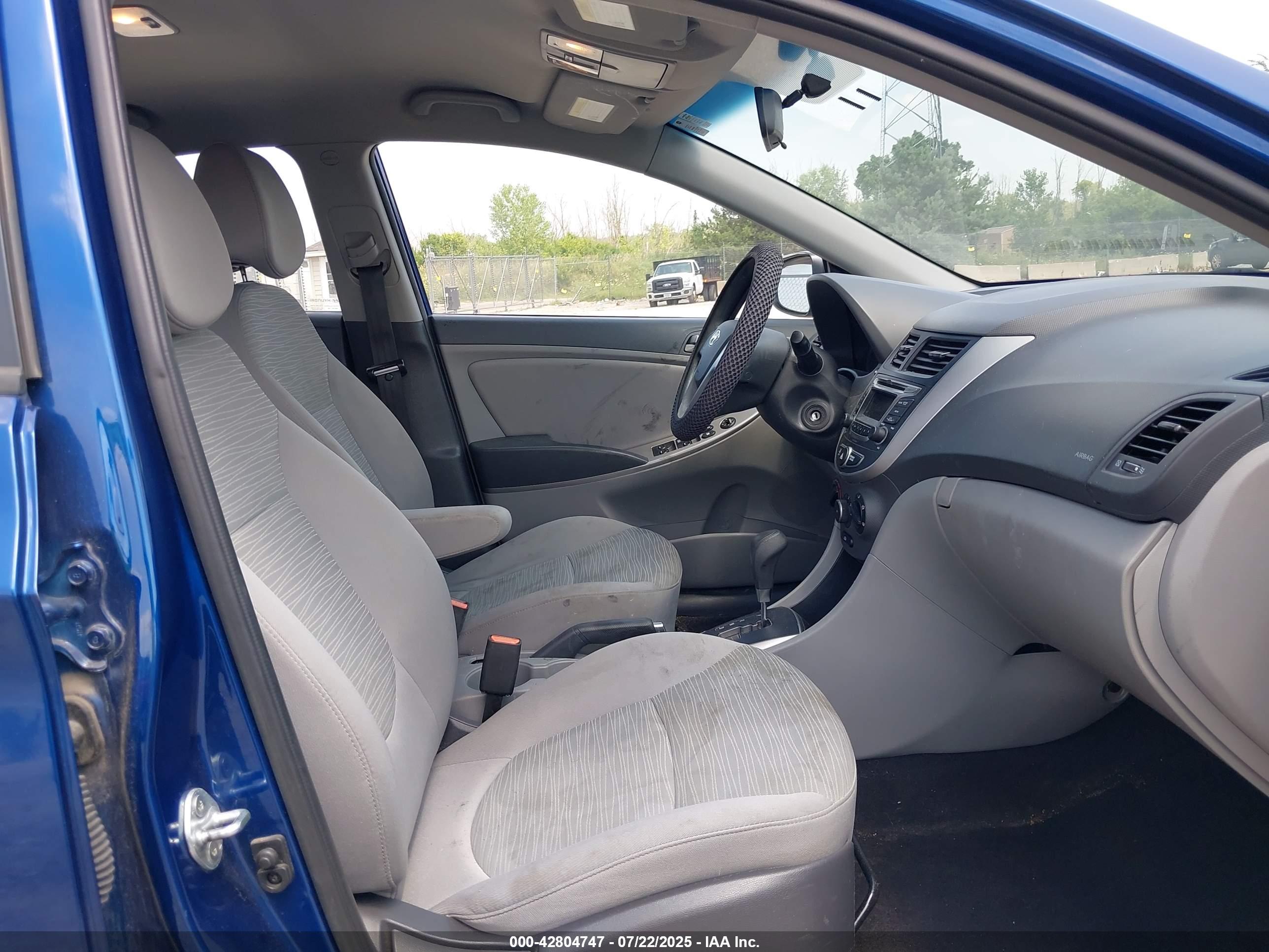 HYUNDAI ACCENT image 5
