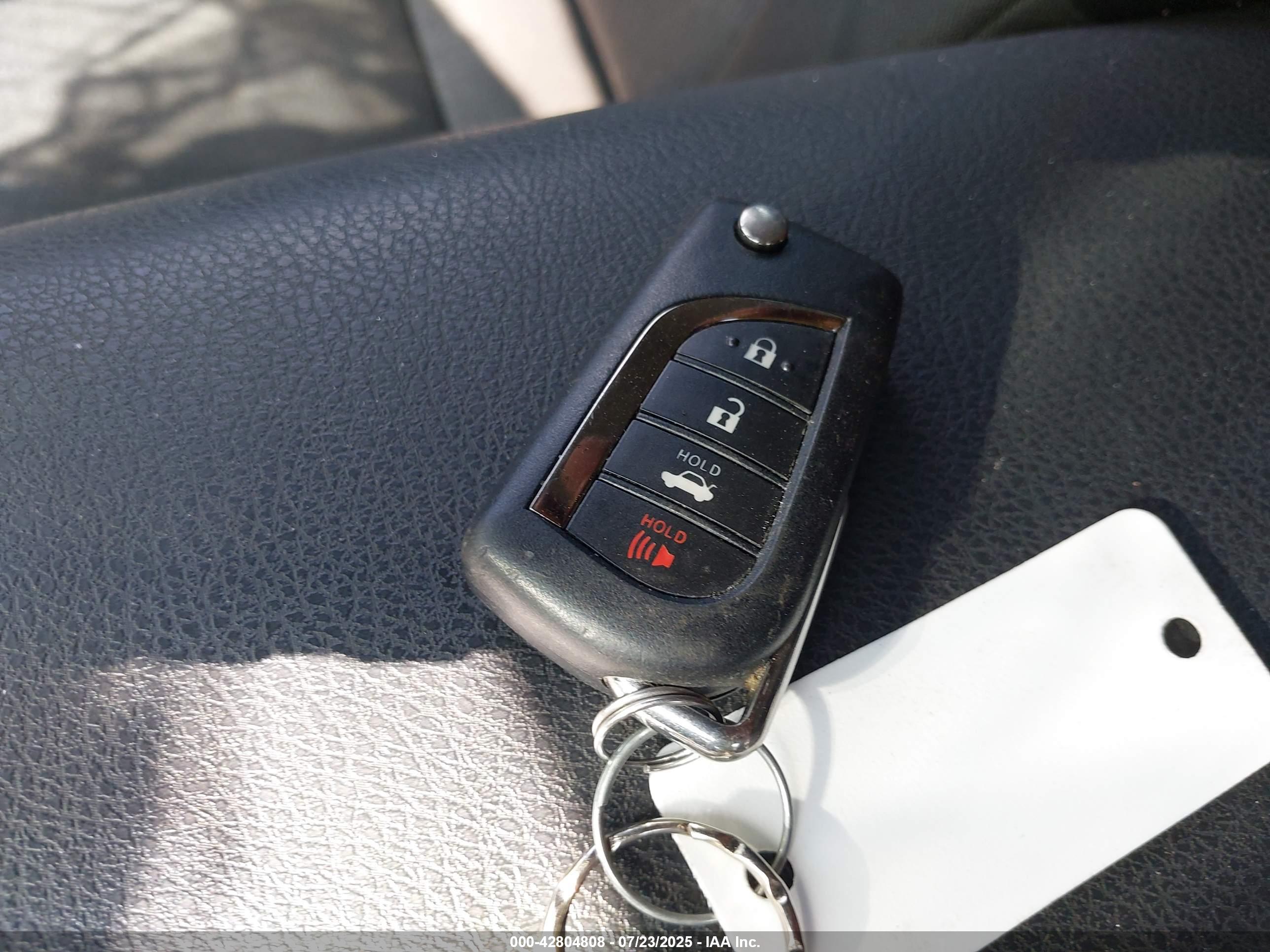 TOYOTA CAMRY image 11