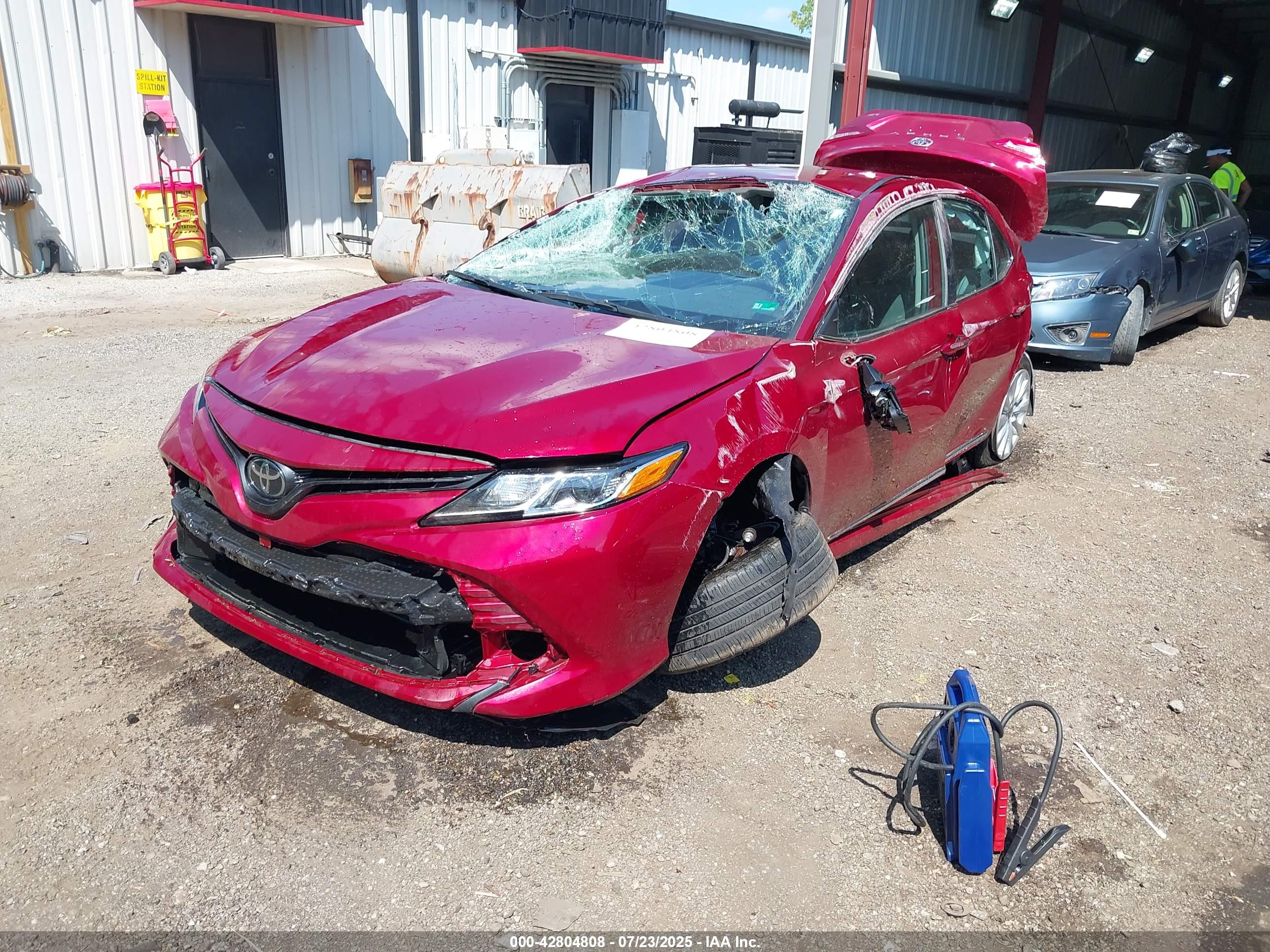 TOYOTA CAMRY image 2