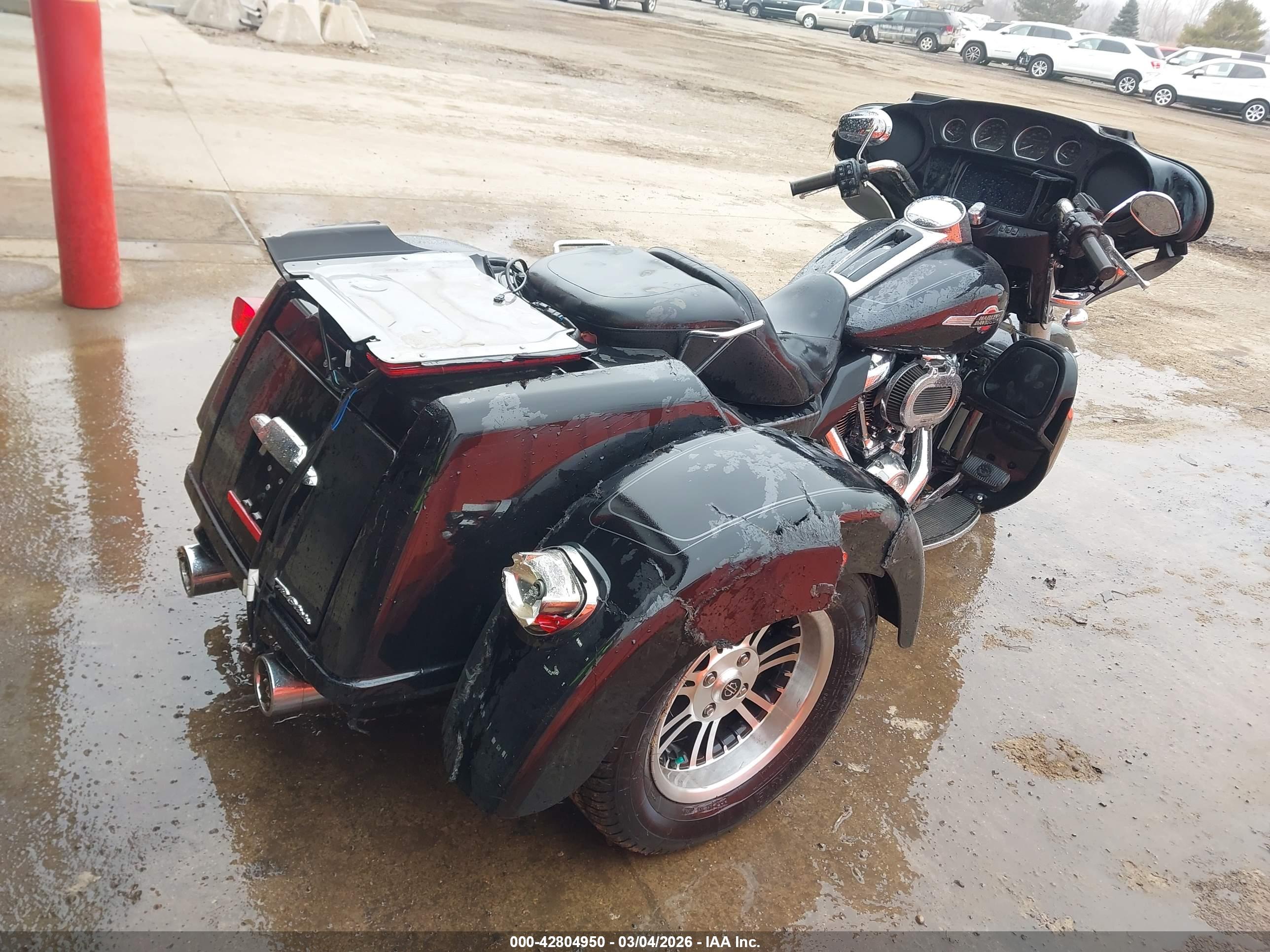 HARLEY-DAVIDSON FLHTCUTG image 4