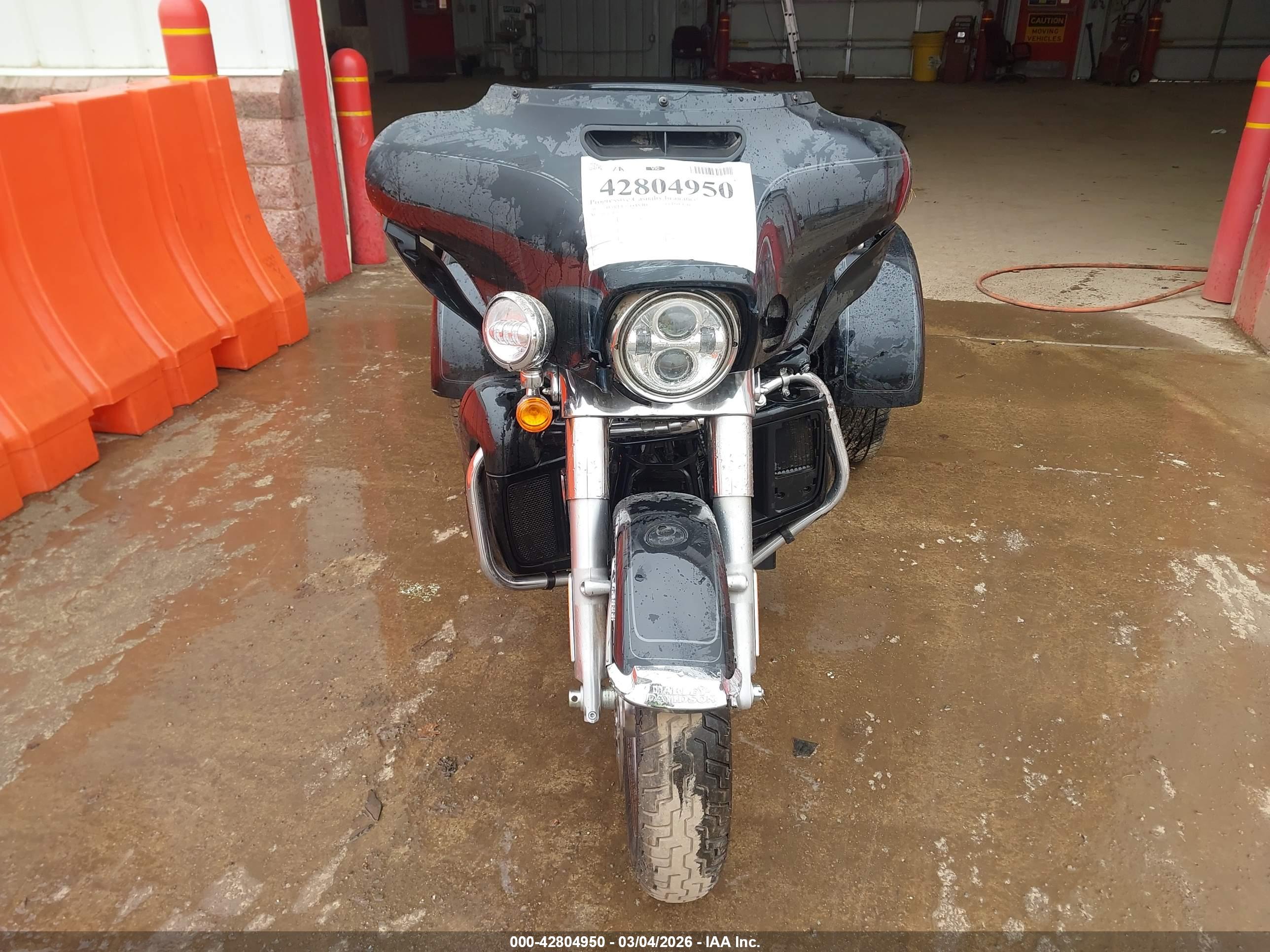 HARLEY-DAVIDSON FLHTCUTG image 5
