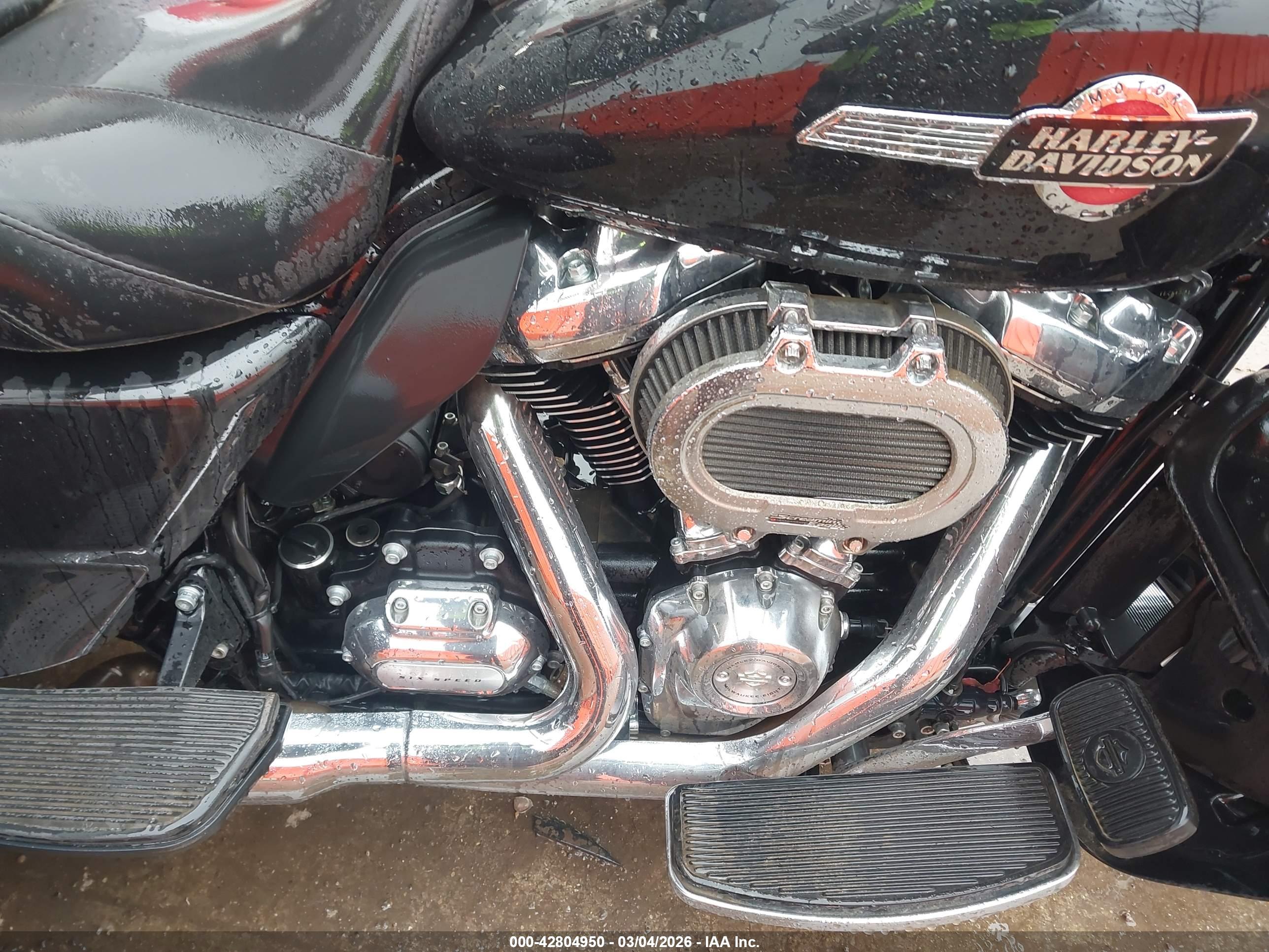 HARLEY-DAVIDSON FLHTCUTG image 8