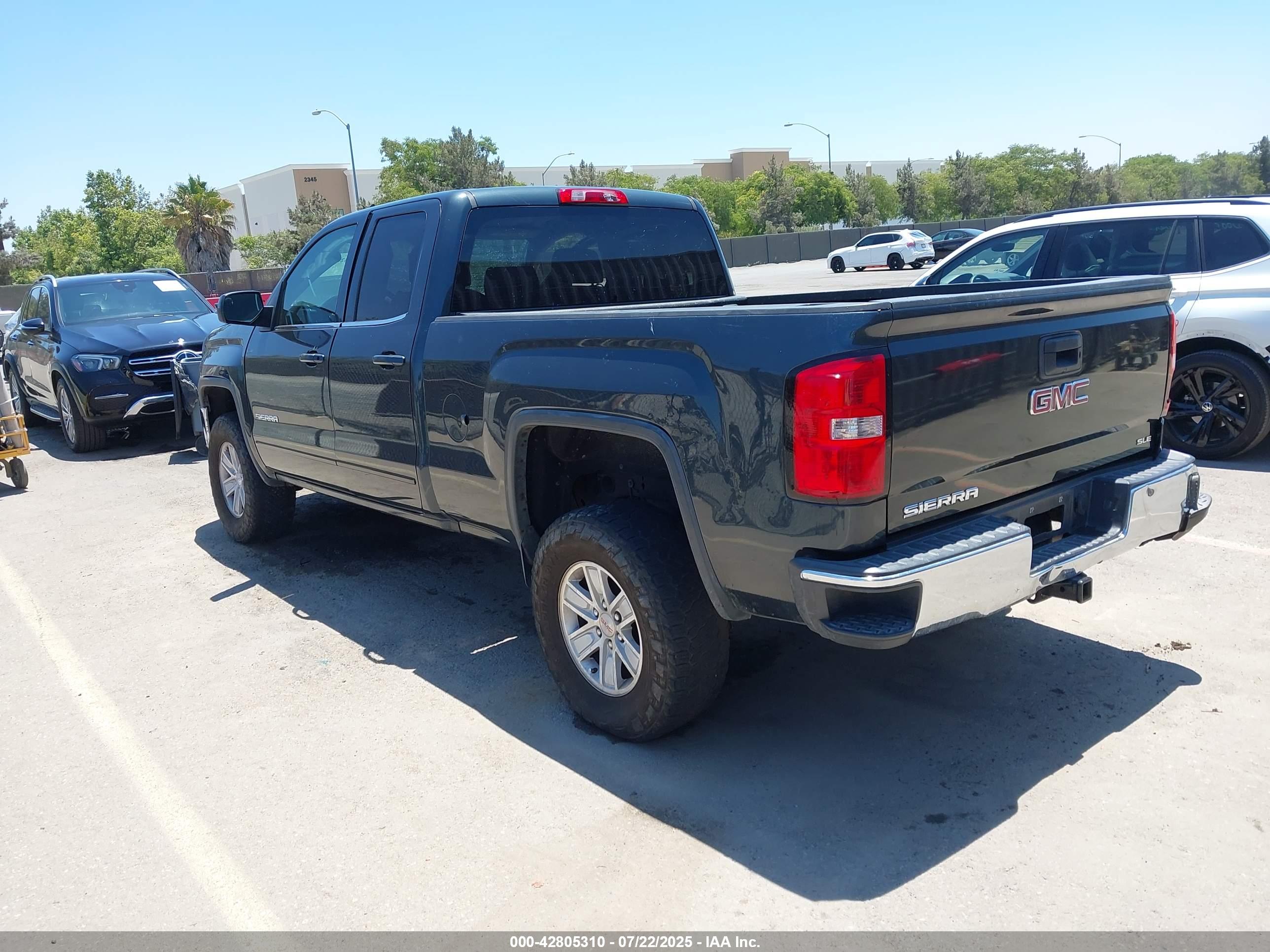 GMC SIERRA image 3