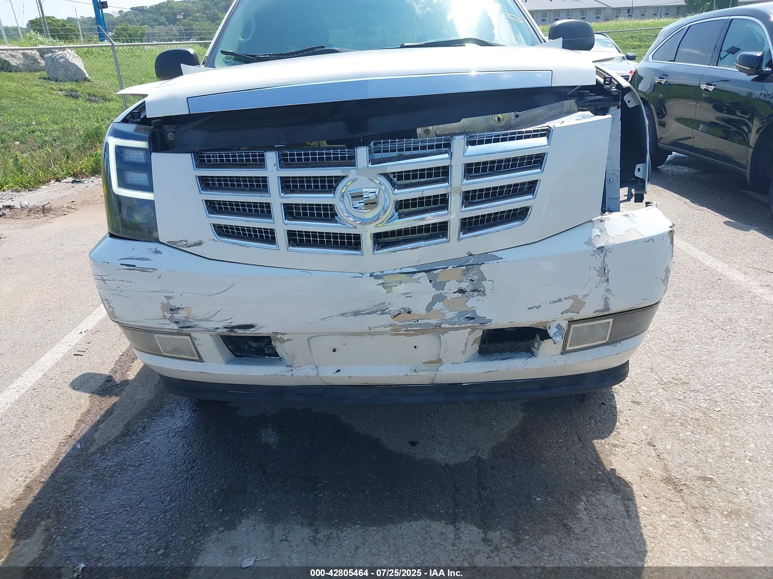 CHEVROLET SILVERADO image 6