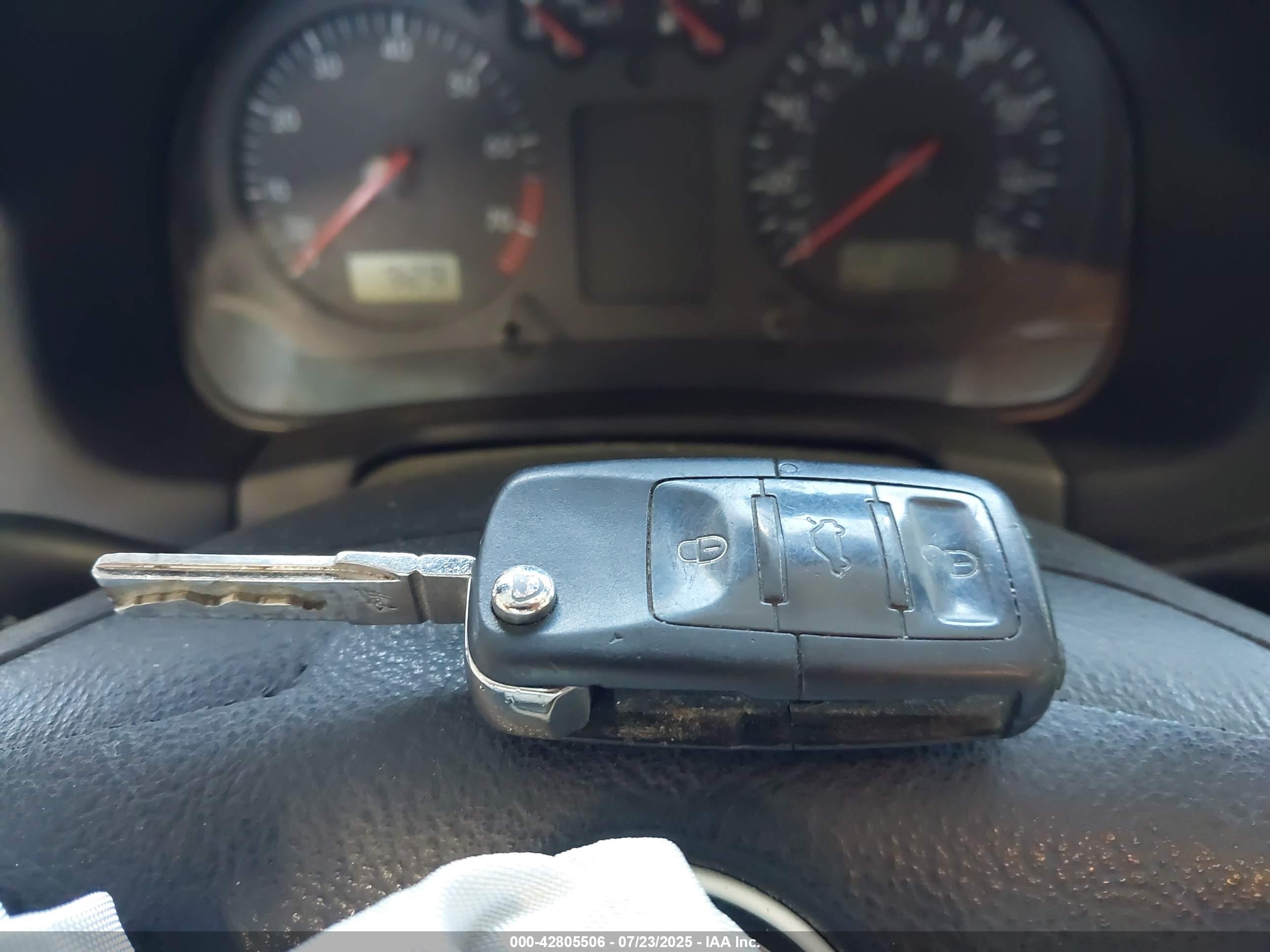 VOLKSWAGEN GOLF image 11