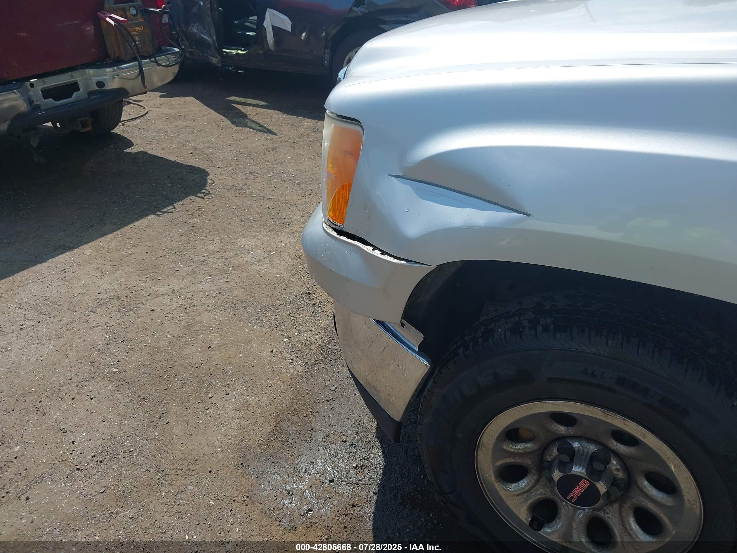 GMC SIERRA image 6
