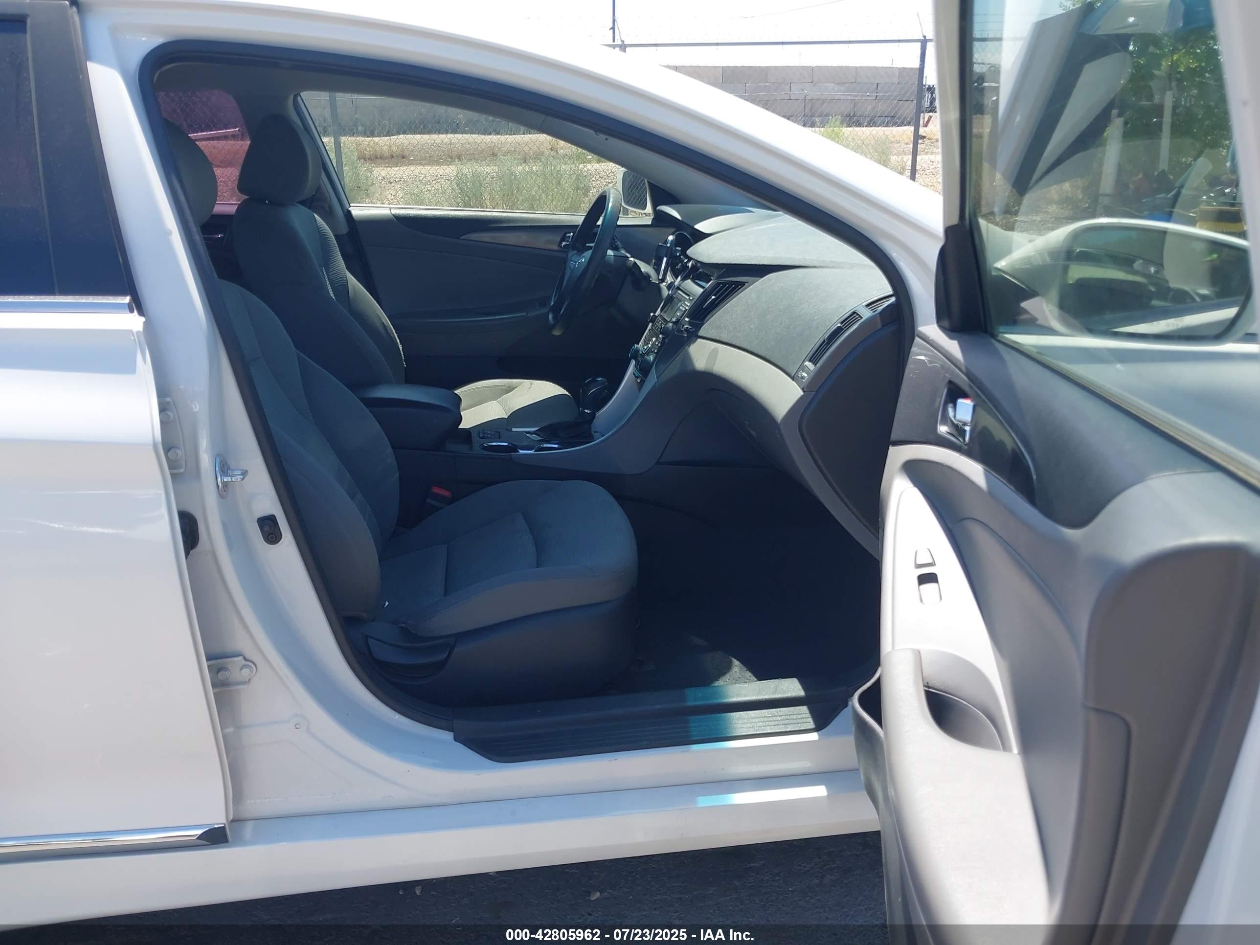 HYUNDAI SONATA image 5