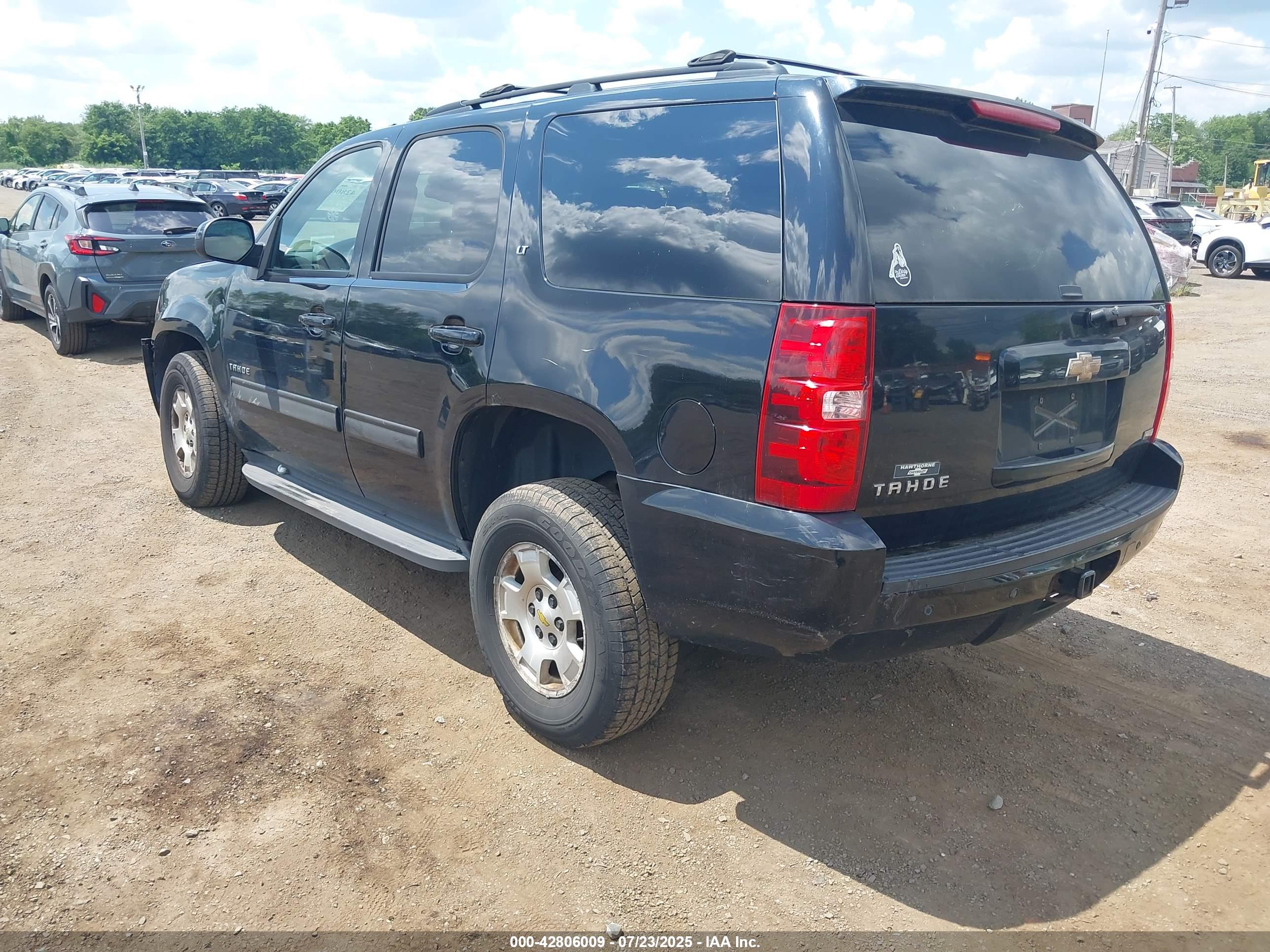 CHEVROLET TAHOE image 3