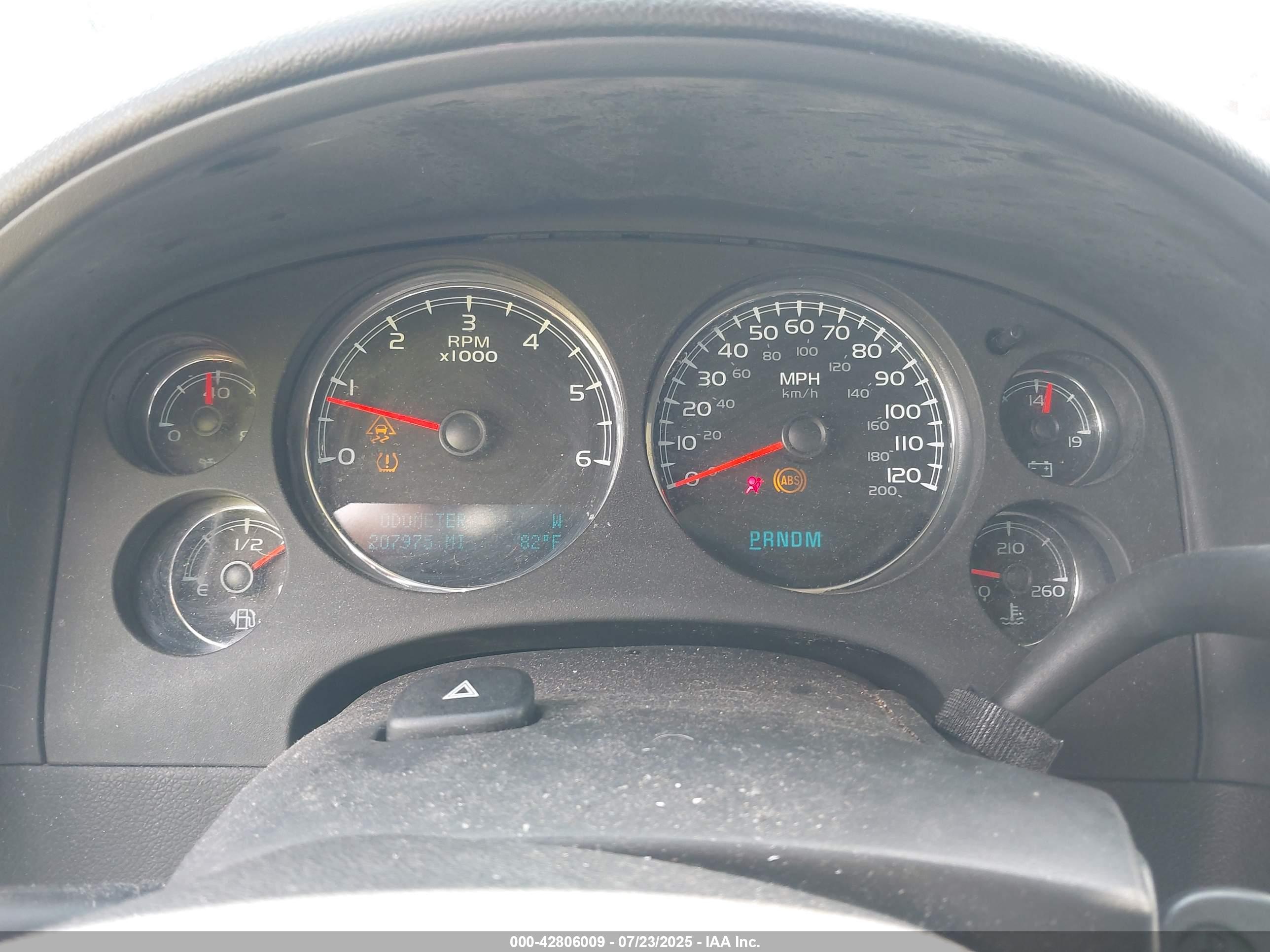 CHEVROLET TAHOE image 7