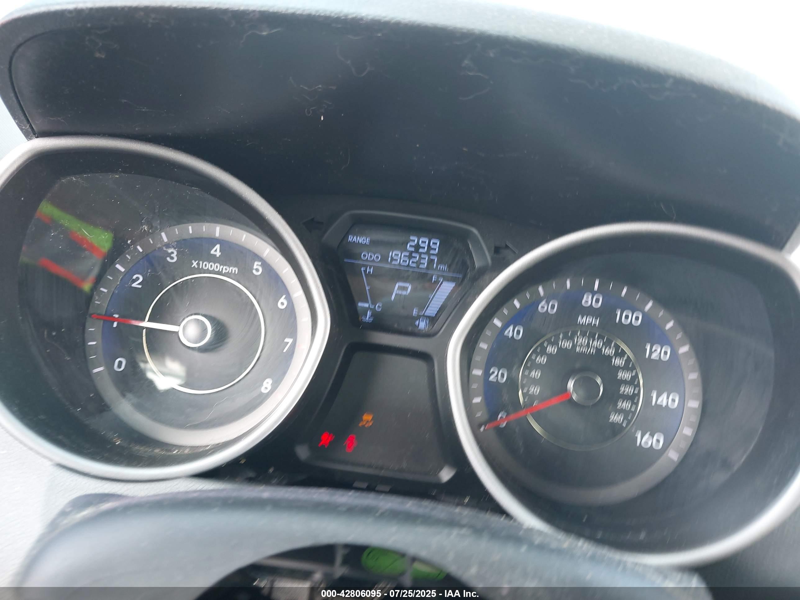 HYUNDAI ELANTRA image 7