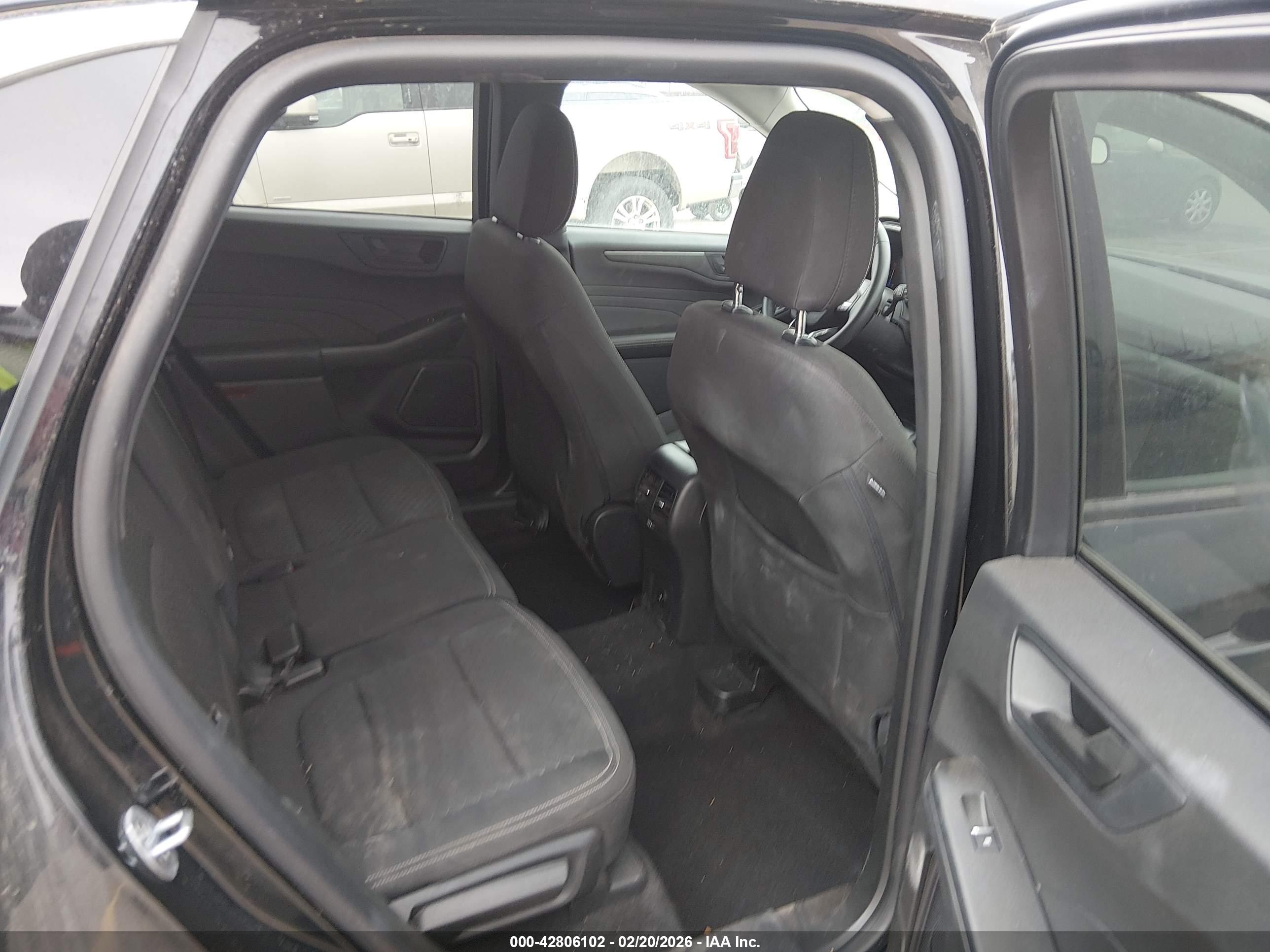 FORD ESCAPE image 8