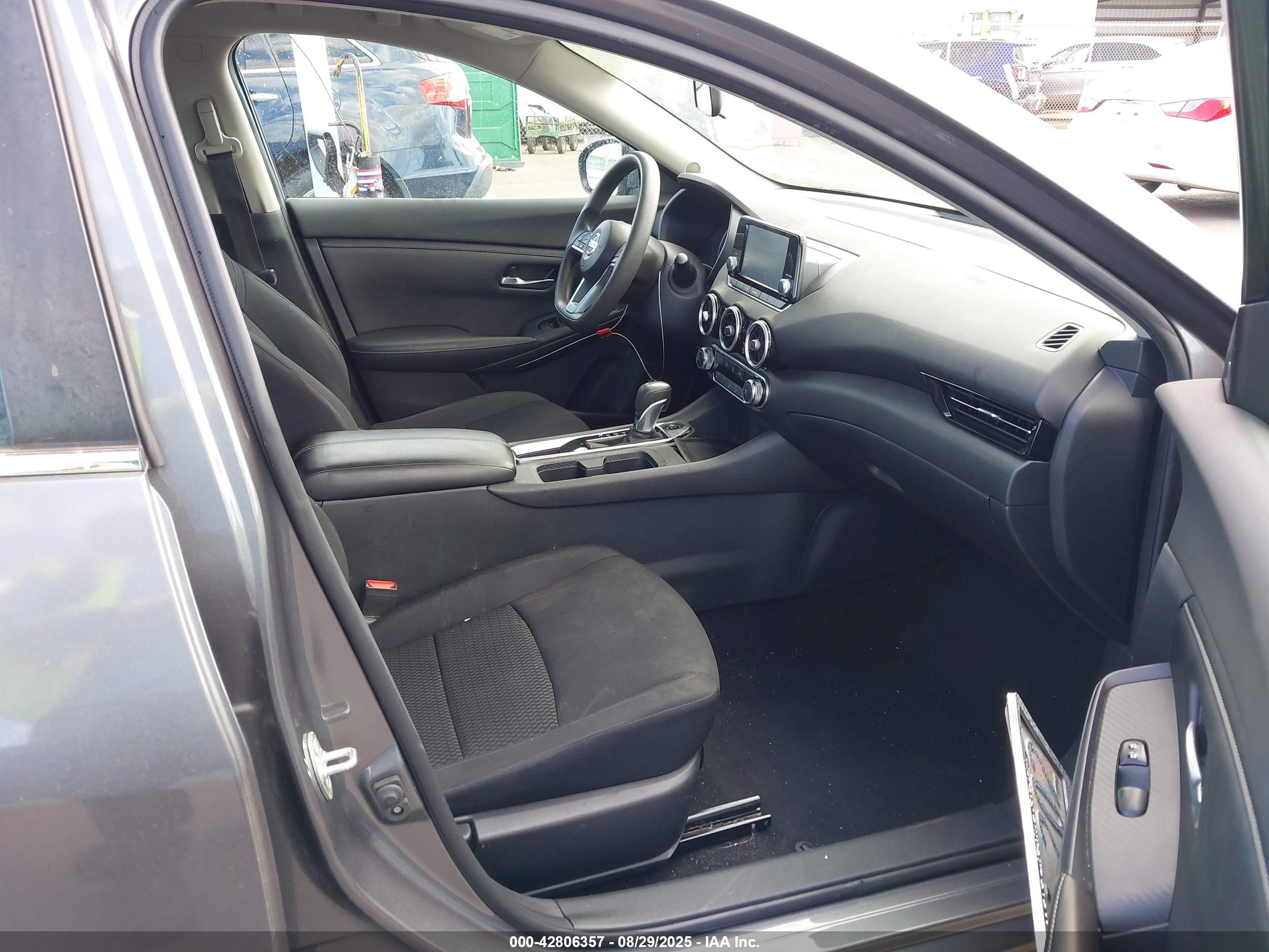 NISSAN SENTRA image 5