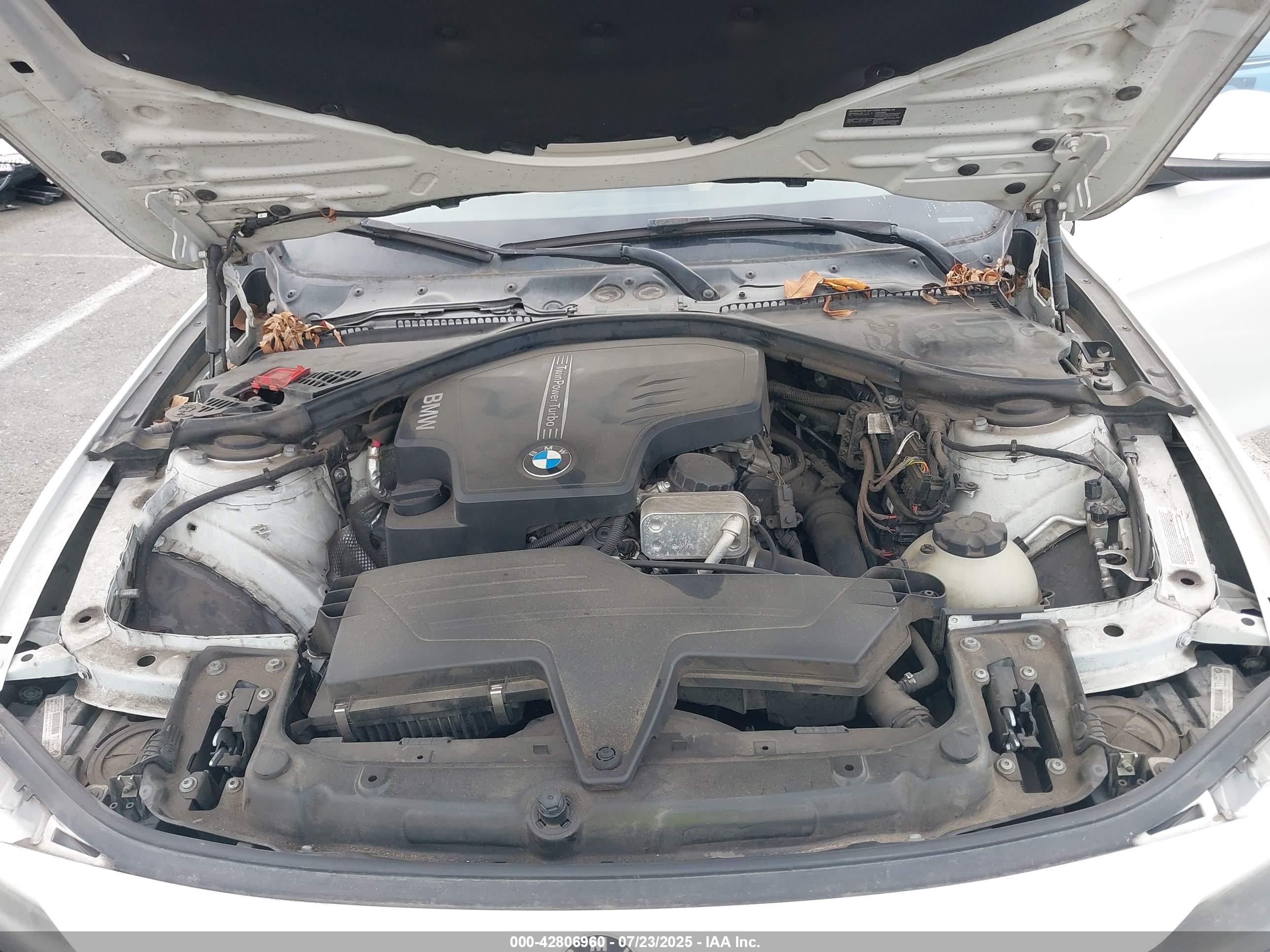 BMW 320I image 10
