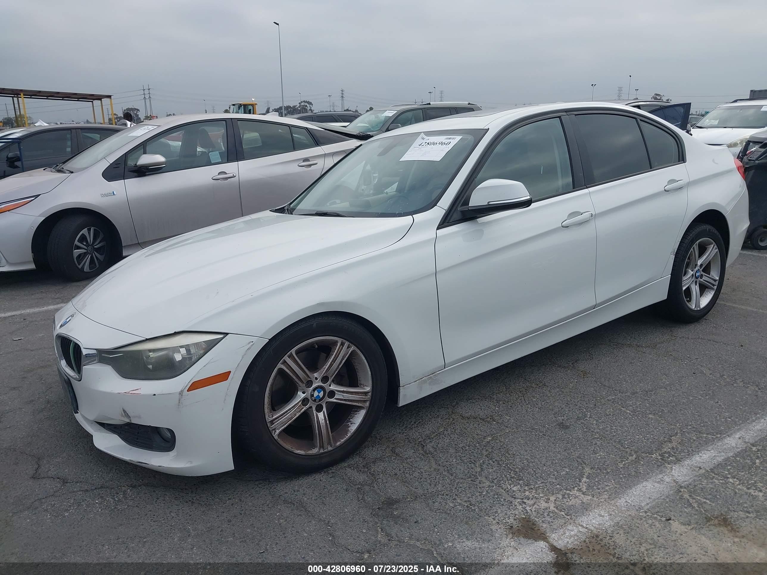 BMW 320I image 2