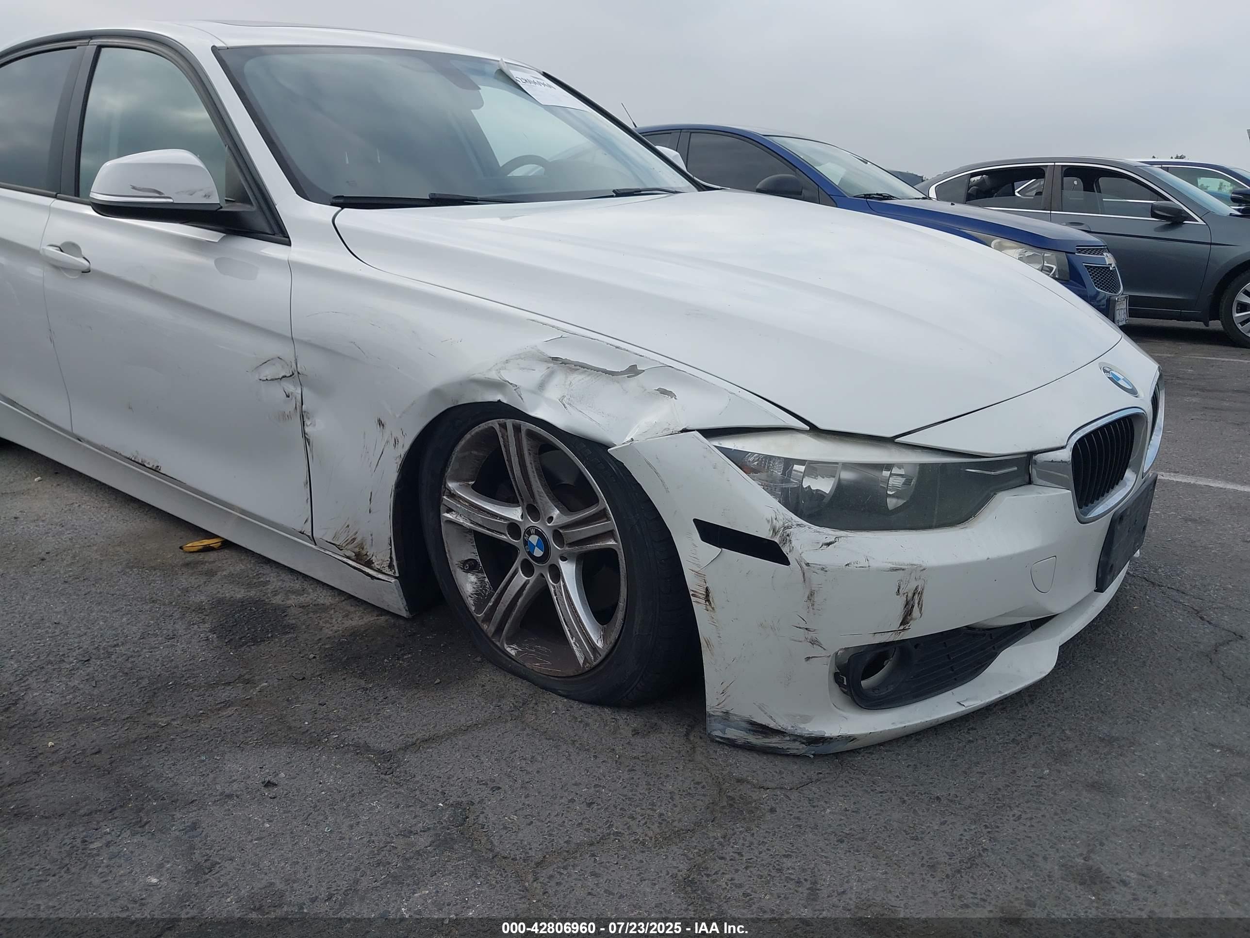 BMW 320I image 6