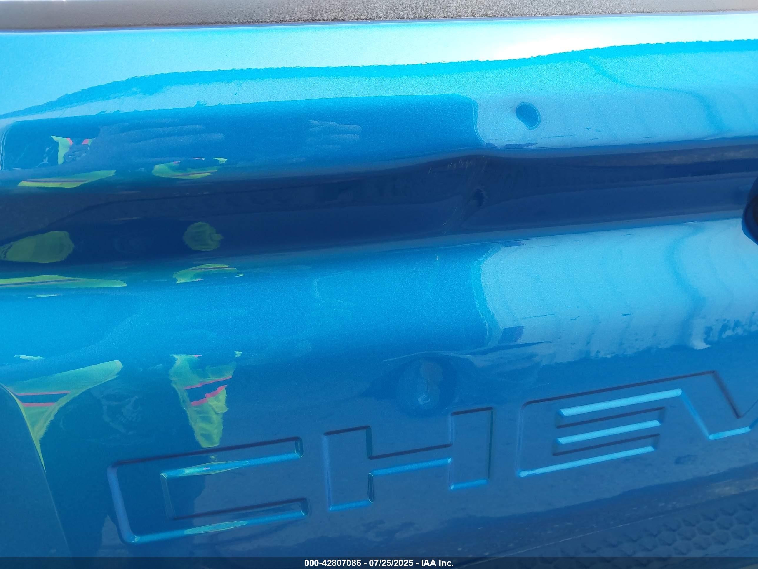 CHEVROLET COLORADO image 6