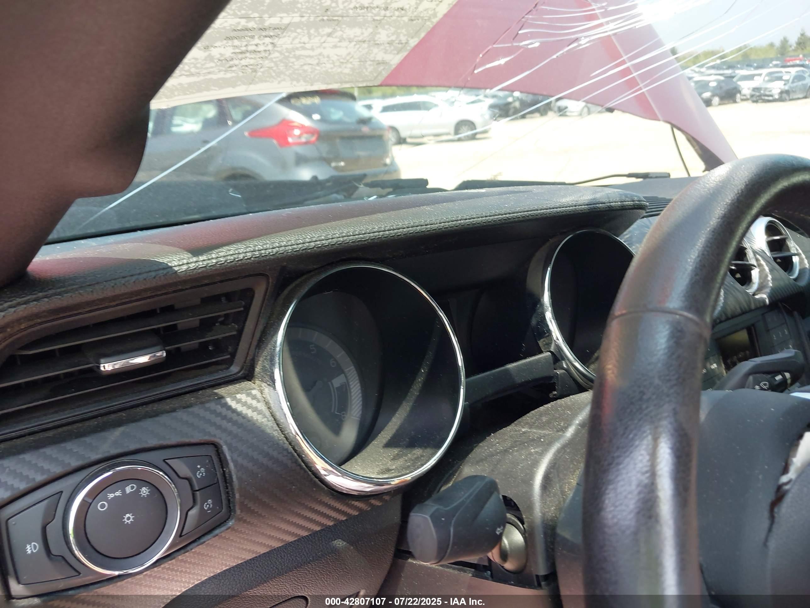FORD MUSTANG image 7