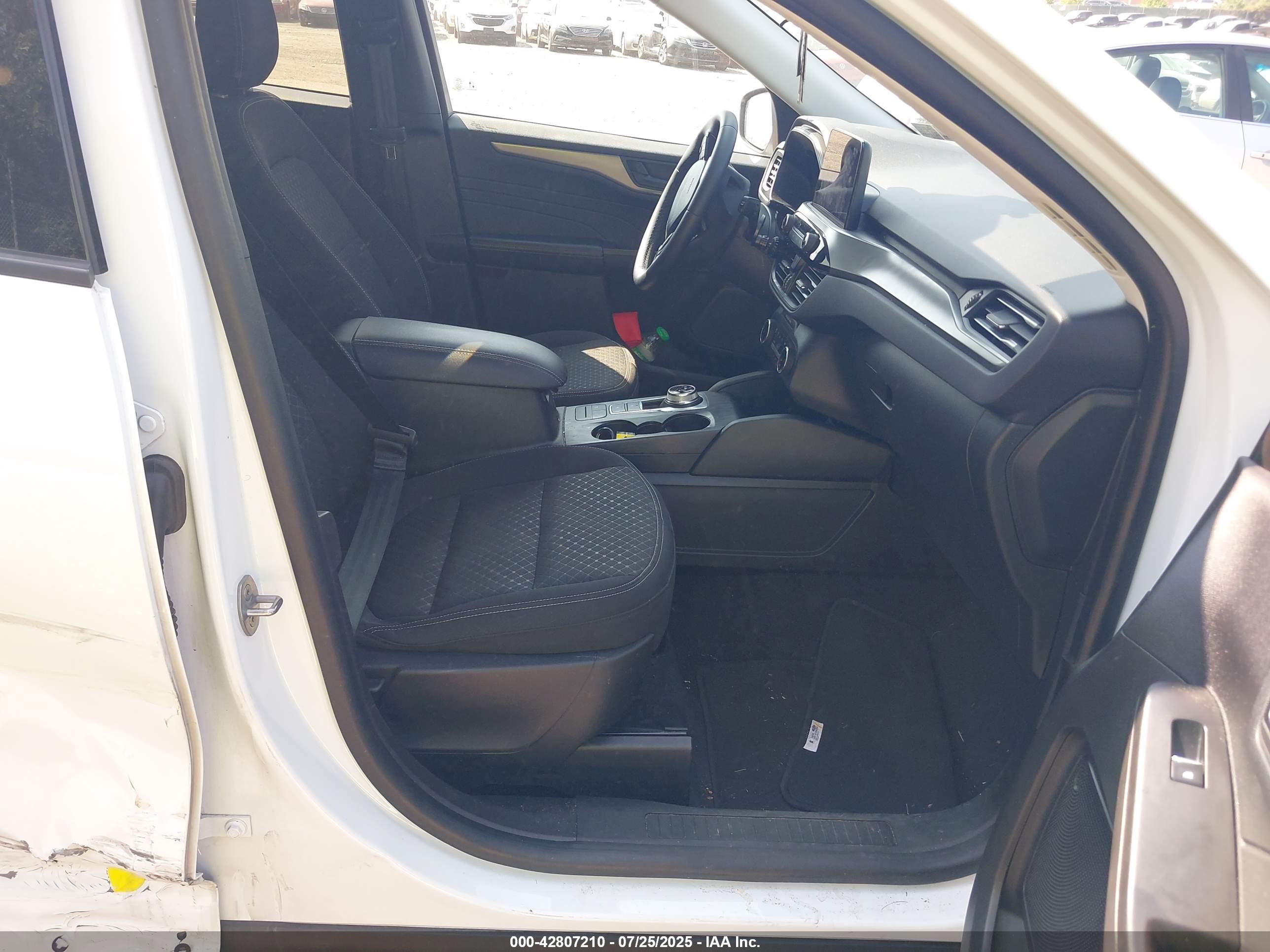 FORD ESCAPE image 5