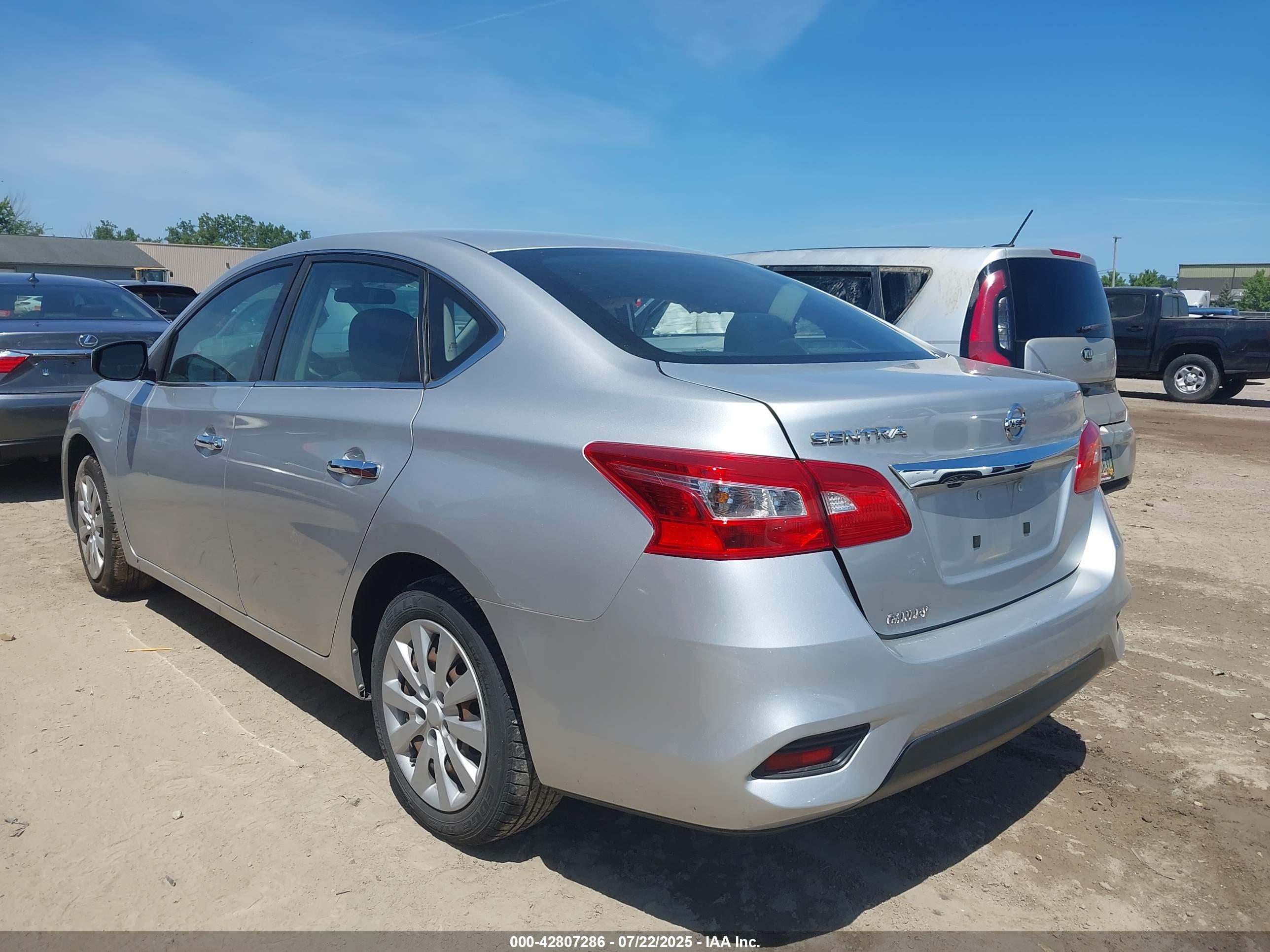 NISSAN SENTRA image 3