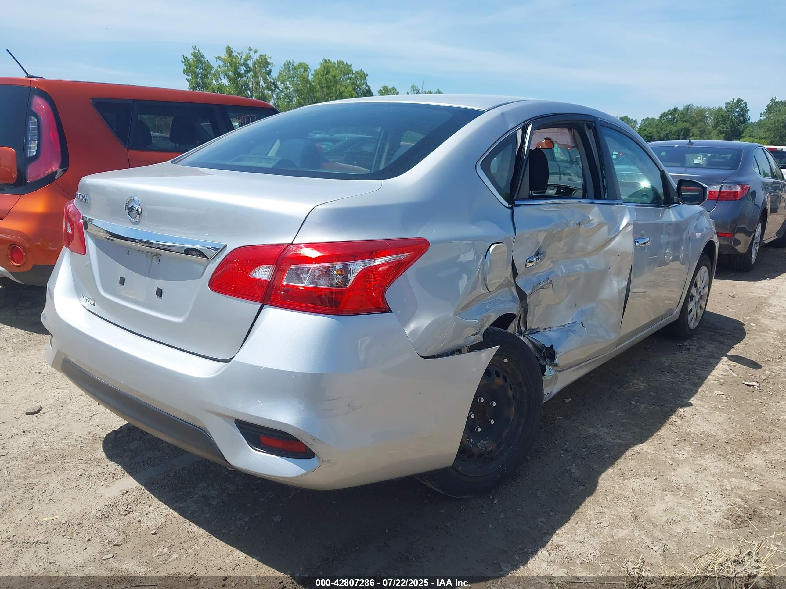 NISSAN SENTRA image 4