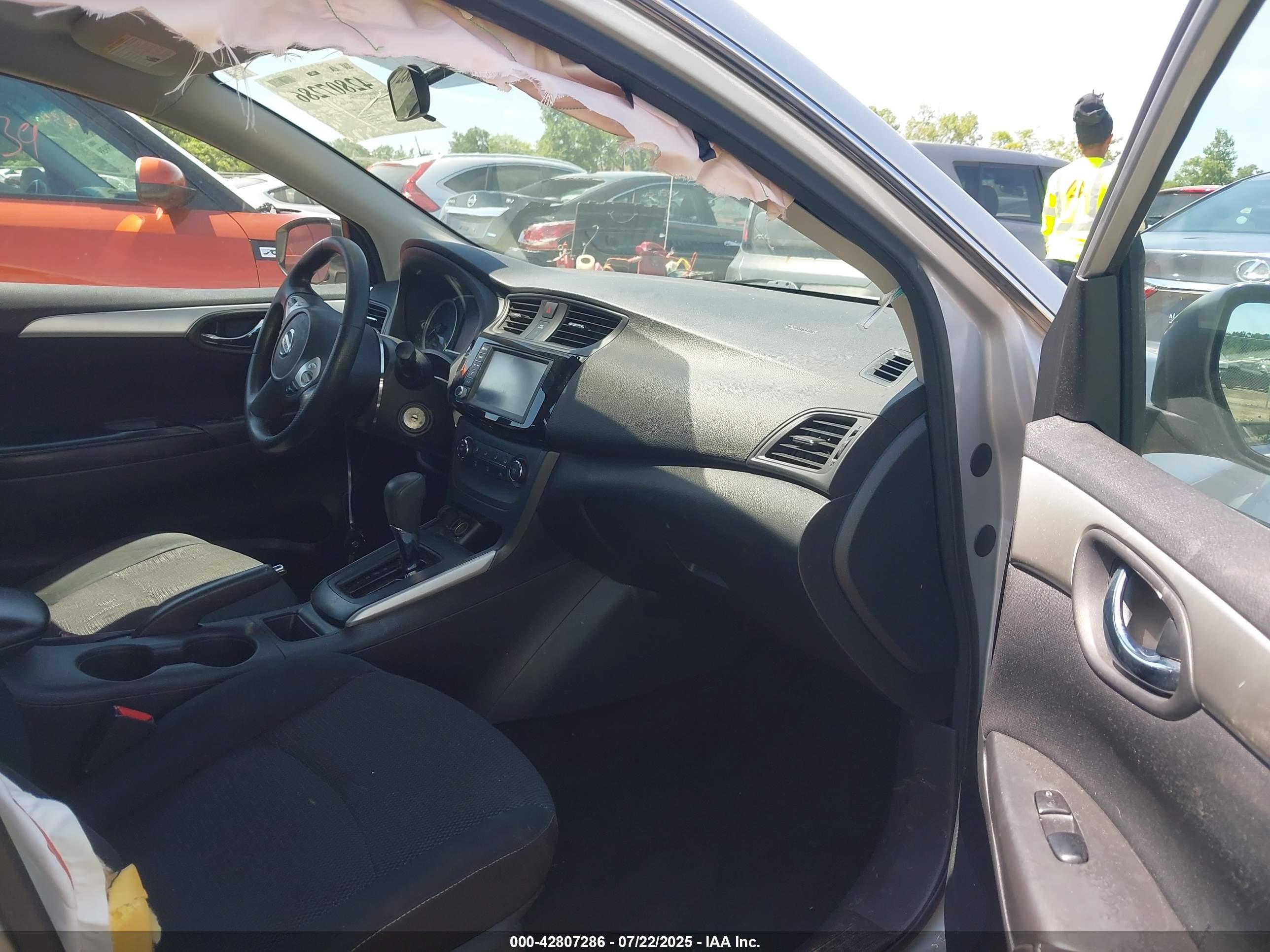 NISSAN SENTRA image 5