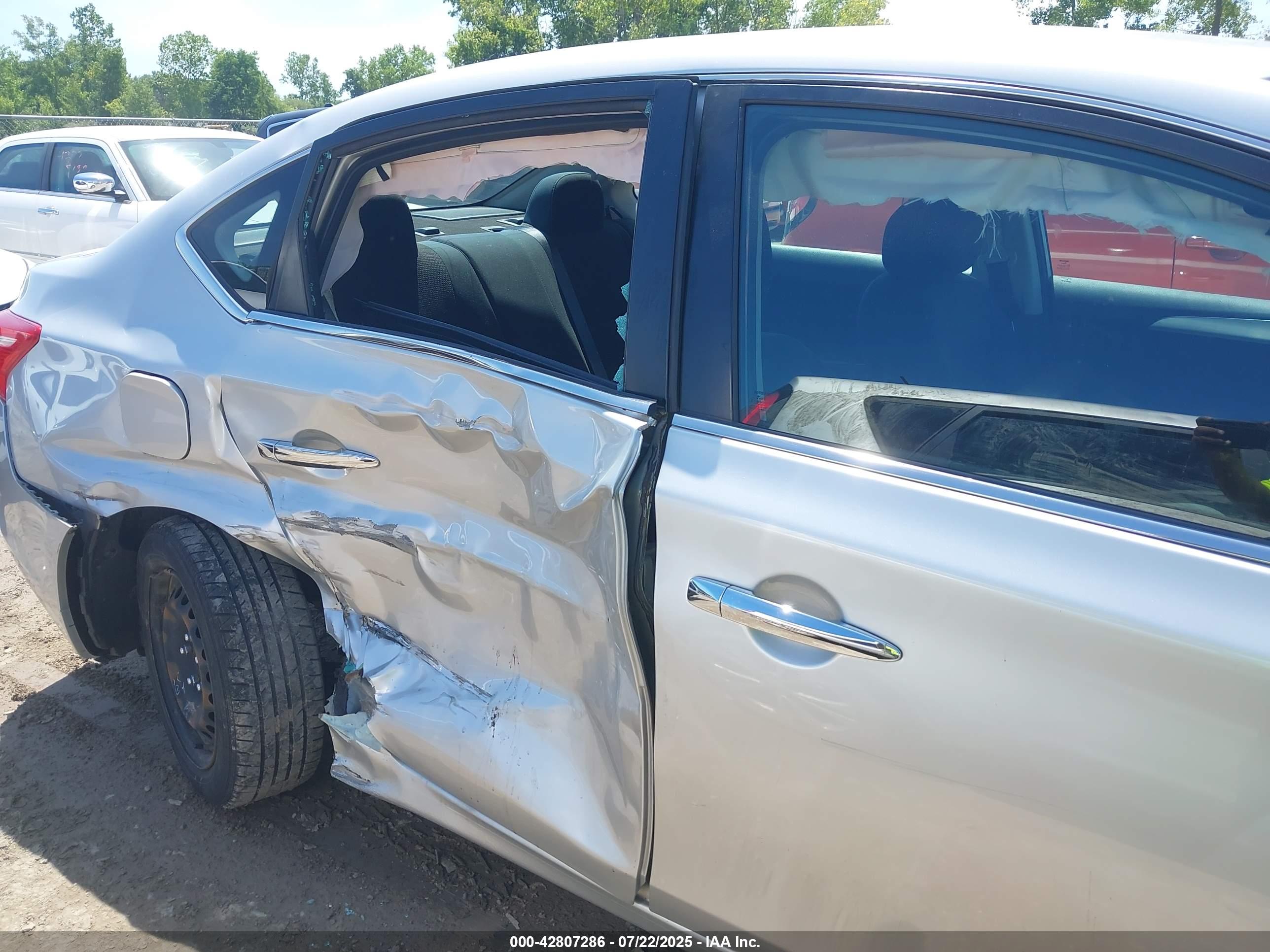 NISSAN SENTRA image 6