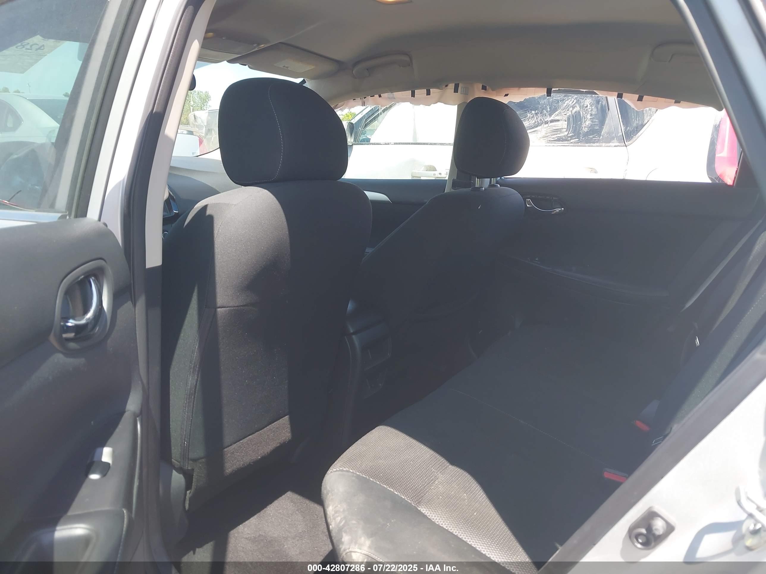 NISSAN SENTRA image 8