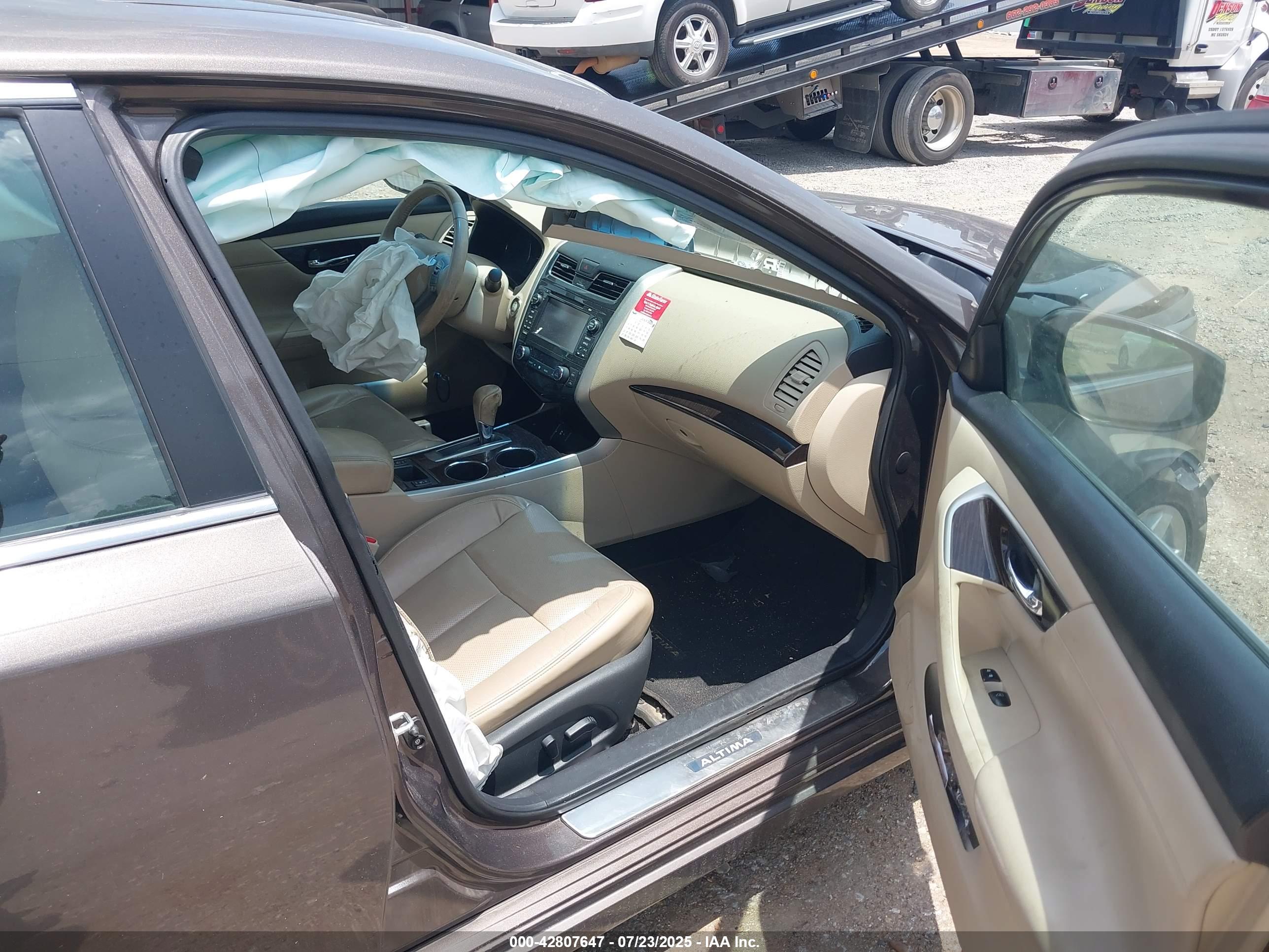 NISSAN ALTIMA image 5