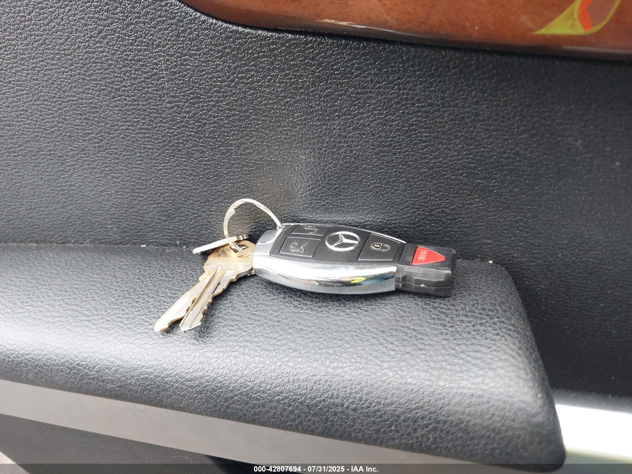 MERCEDES-BENZ GLK image 11